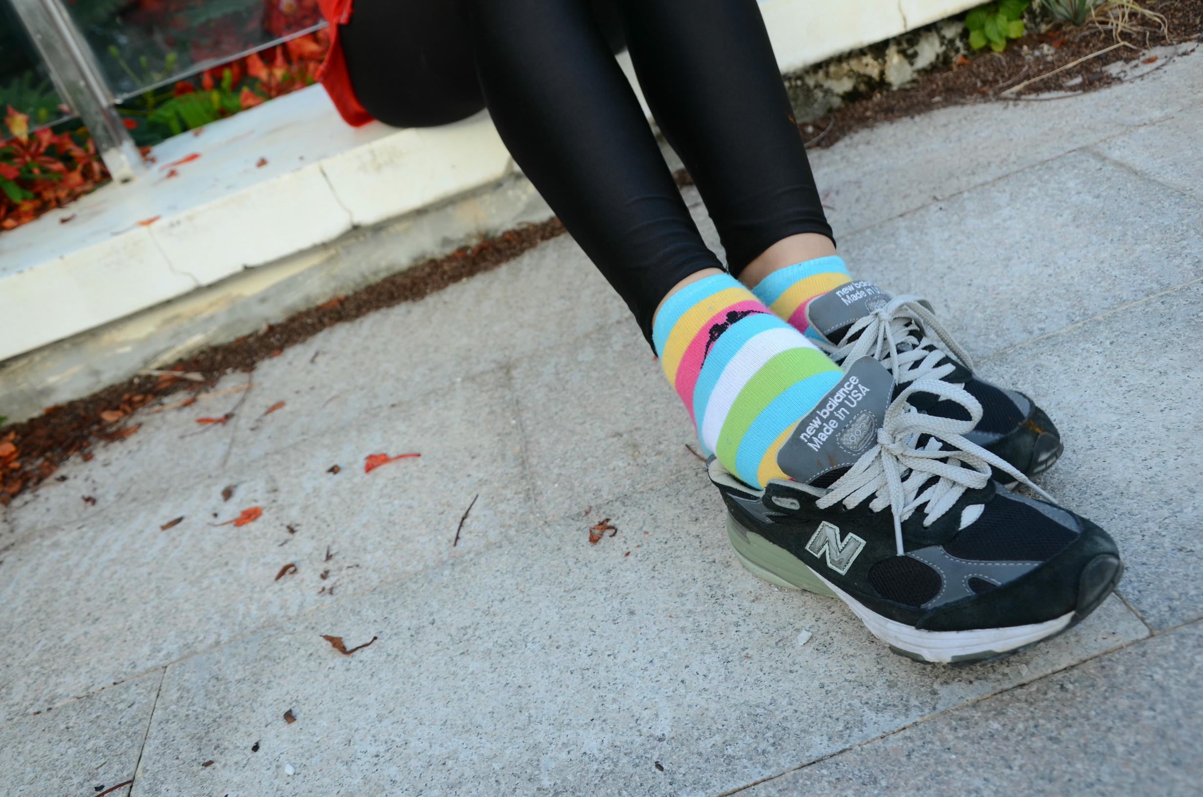 [战前女神] 恋足美腿棉袜女神级摄影套图 132 [102P+243M]_第1集