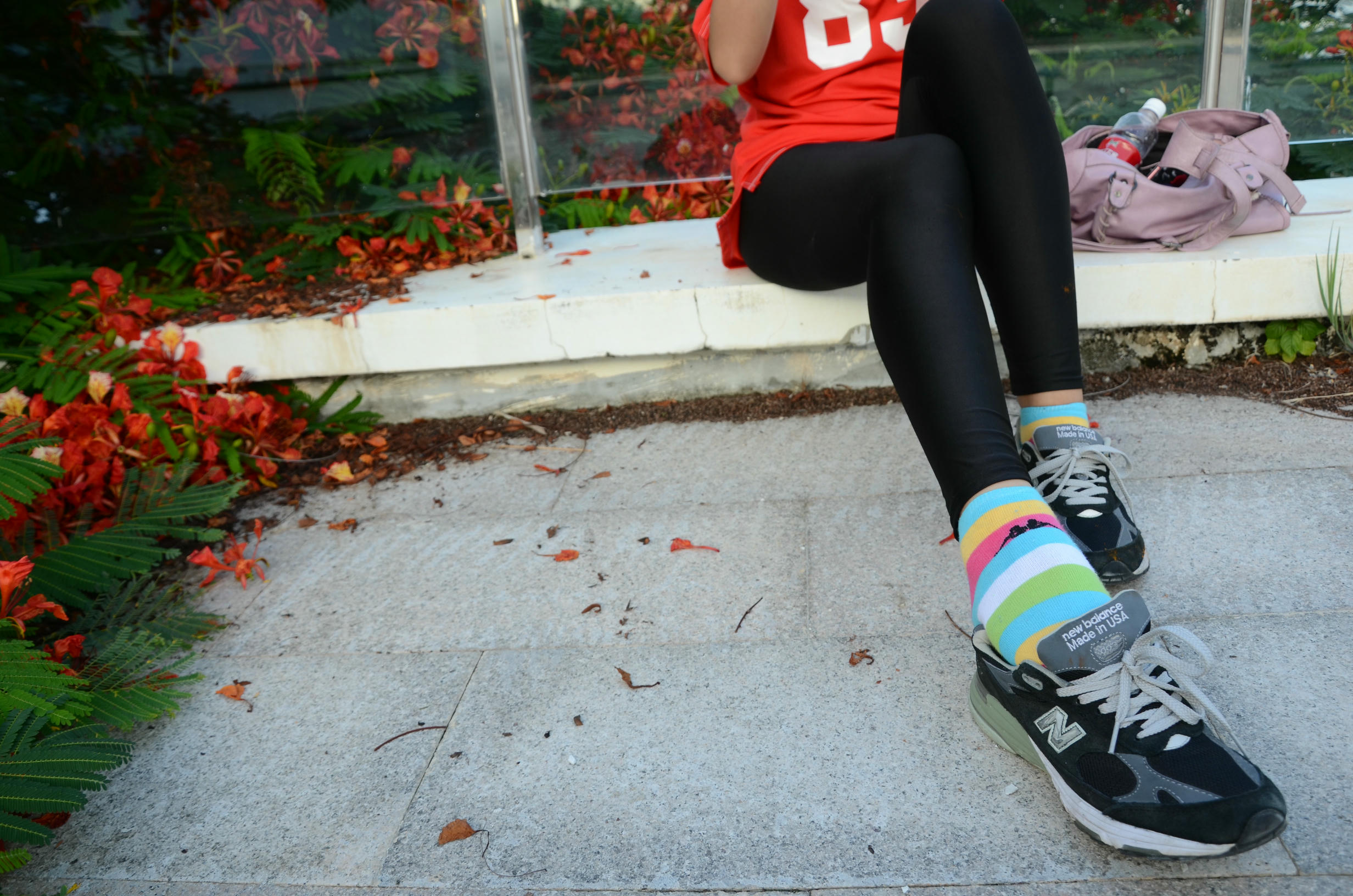 [战前女神] 恋足美腿棉袜女神级摄影套图 132 [102P+243M]_第1集