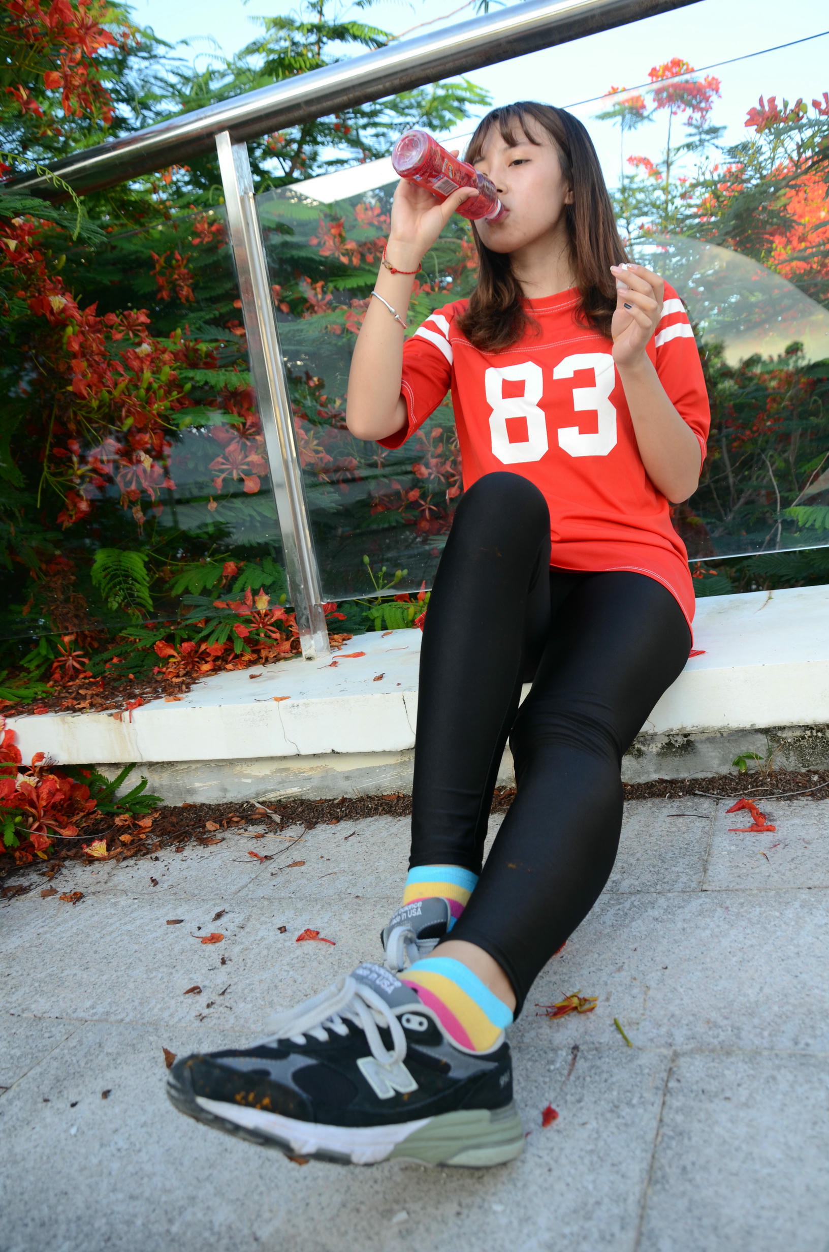 [战前女神] 恋足美腿棉袜女神级摄影套图 132 [102P+243M]_第1集