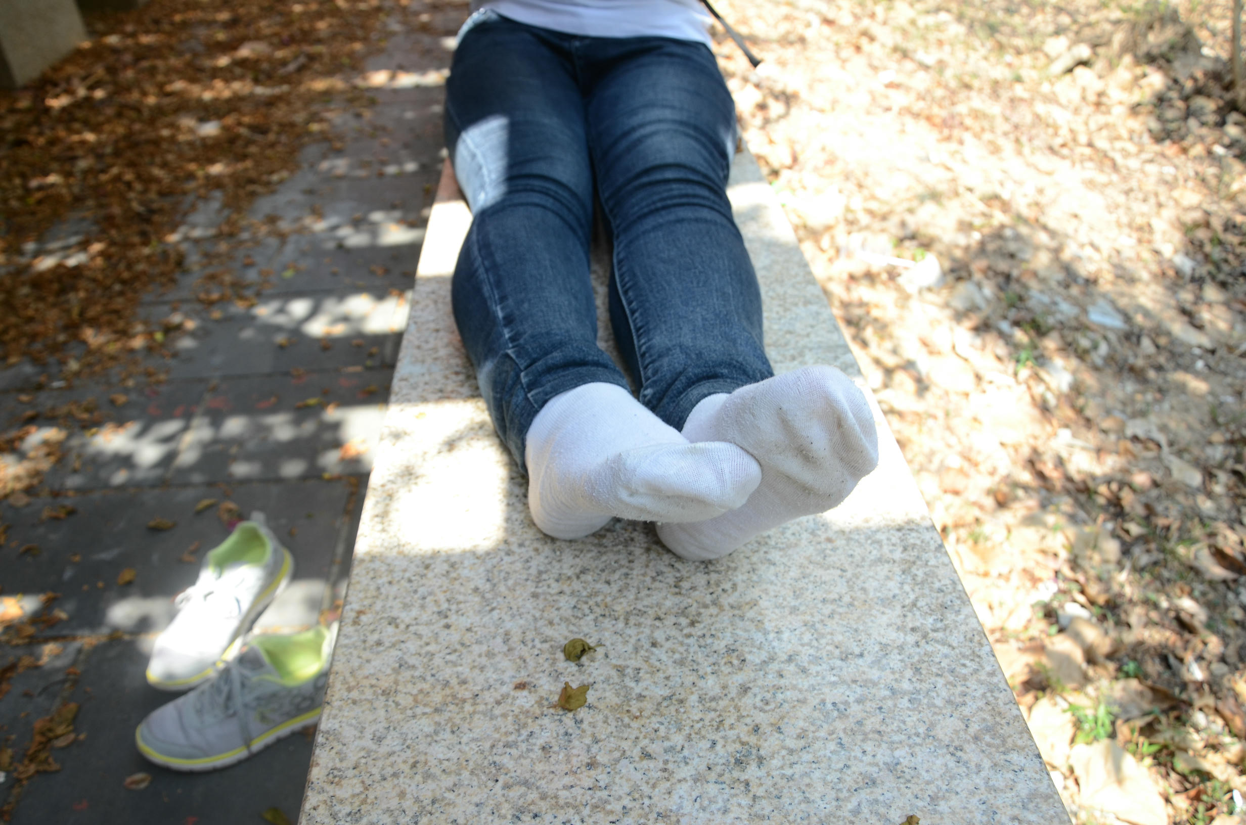 [战前女神] 恋足美腿棉袜女神级摄影套图 133 [41P+240M]_第1集