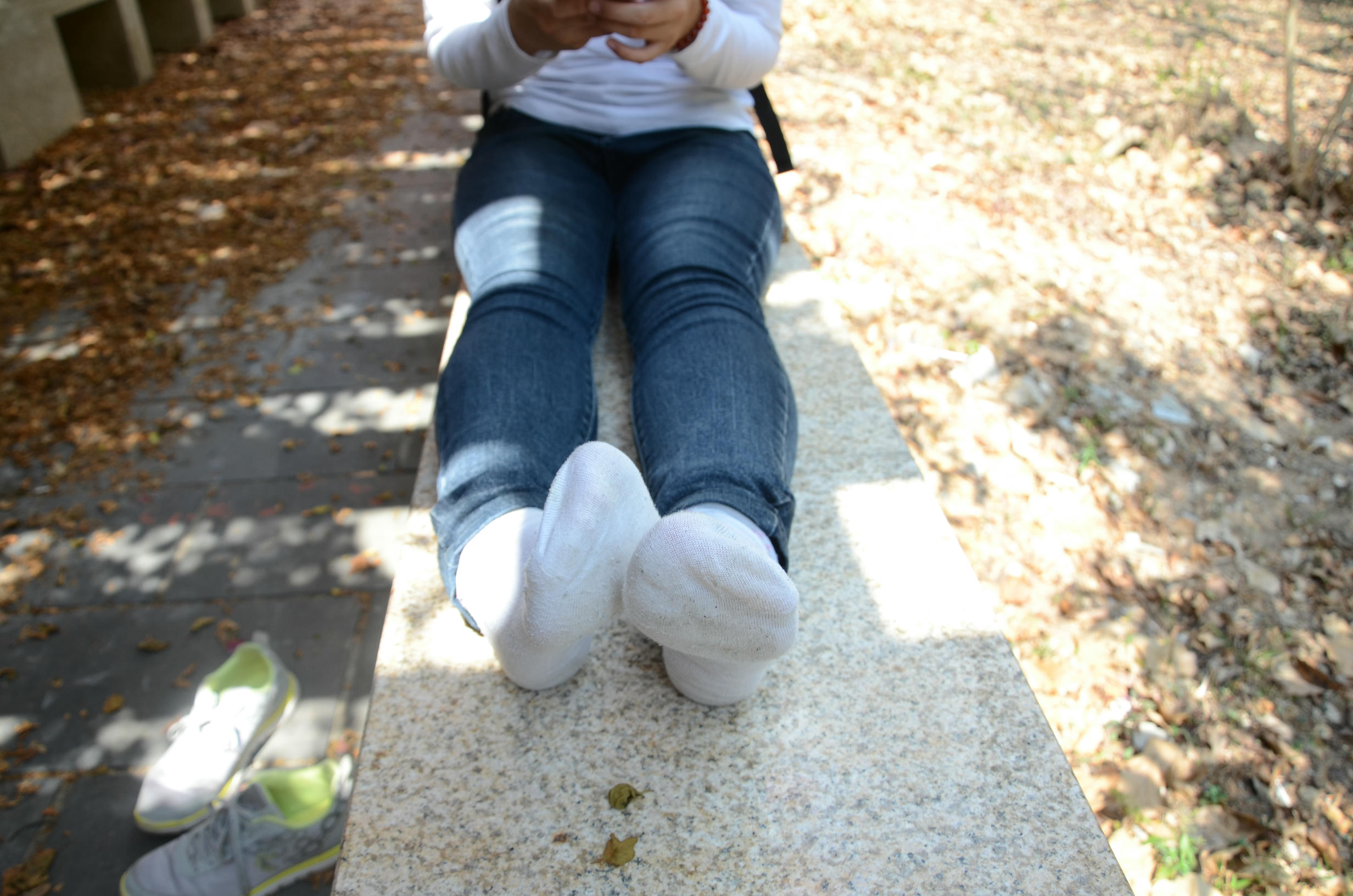 [战前女神] 恋足美腿棉袜女神级摄影套图 133 [41P+240M]_第1集