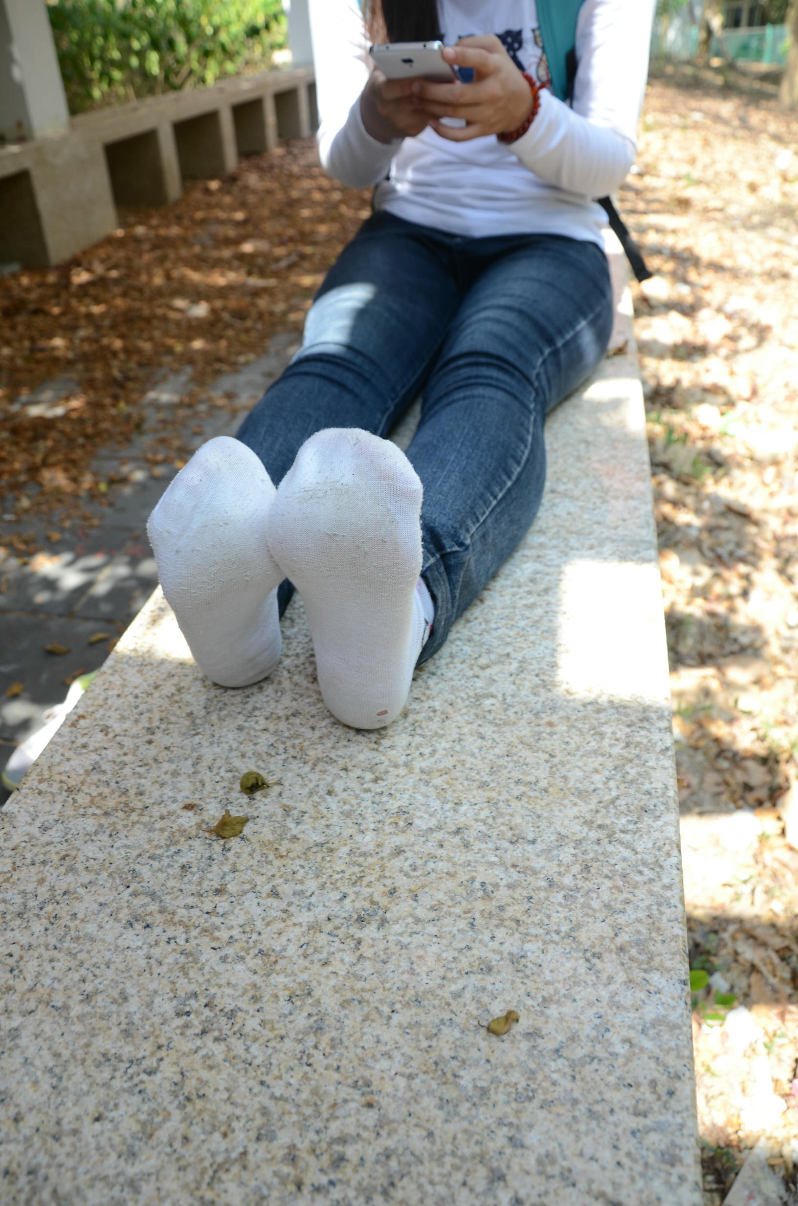 [战前女神] 恋足美腿棉袜女神级摄影套图 133 [41P+240M]_第2集