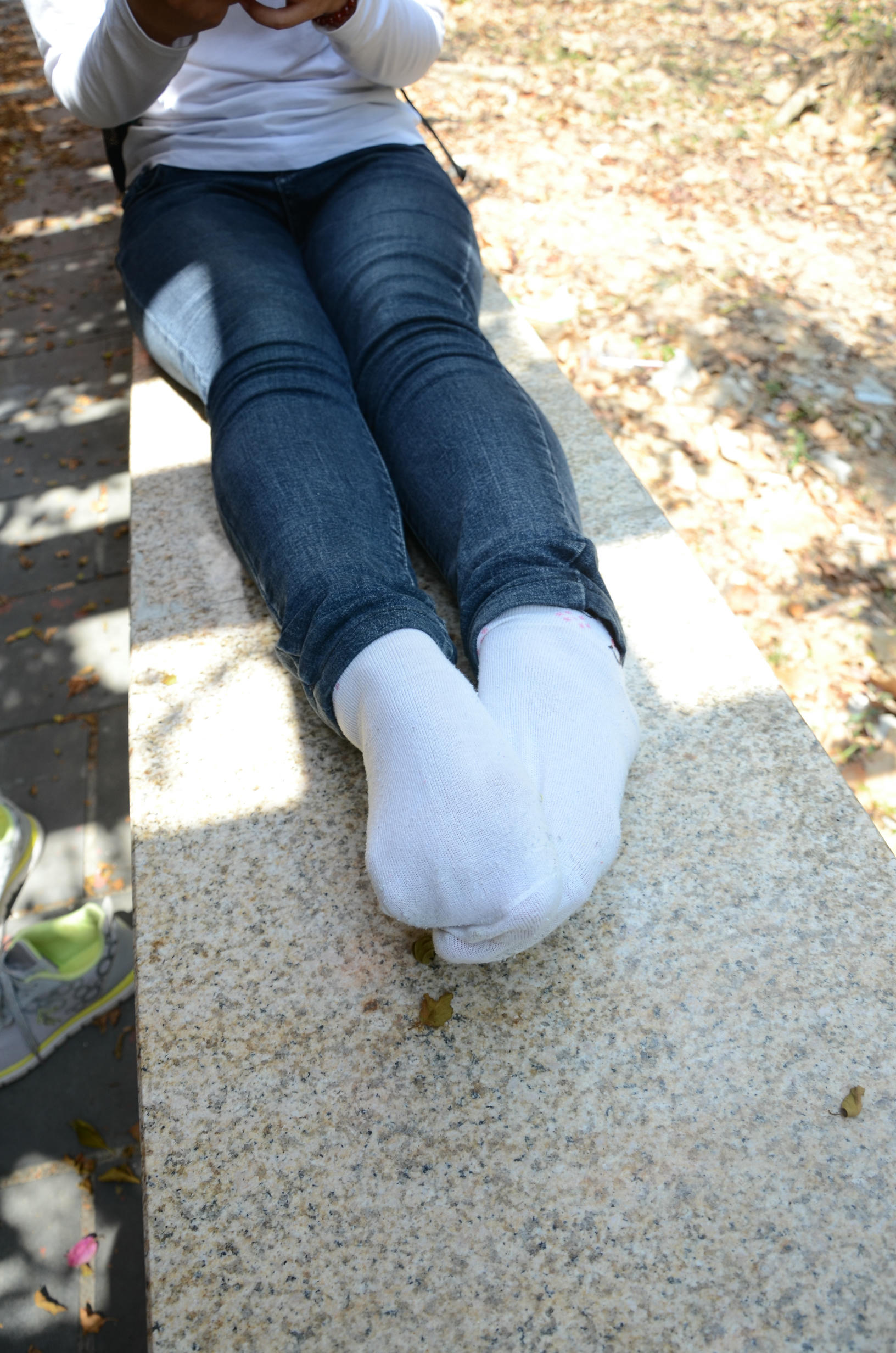 [战前女神] 恋足美腿棉袜女神级摄影套图 133 [41P+240M]_第2集