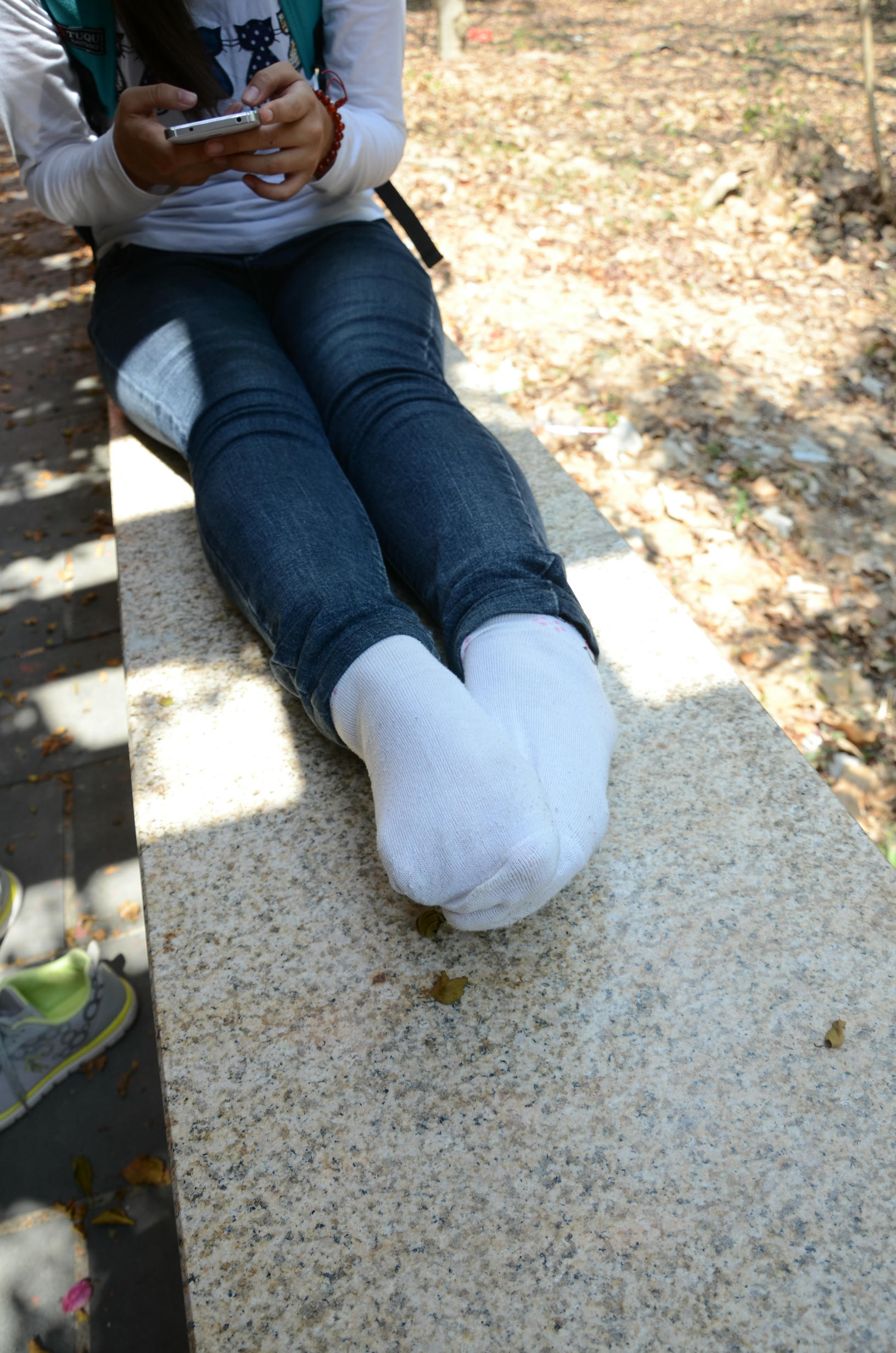 [战前女神] 恋足美腿棉袜女神级摄影套图 133 [41P+240M]_第2集