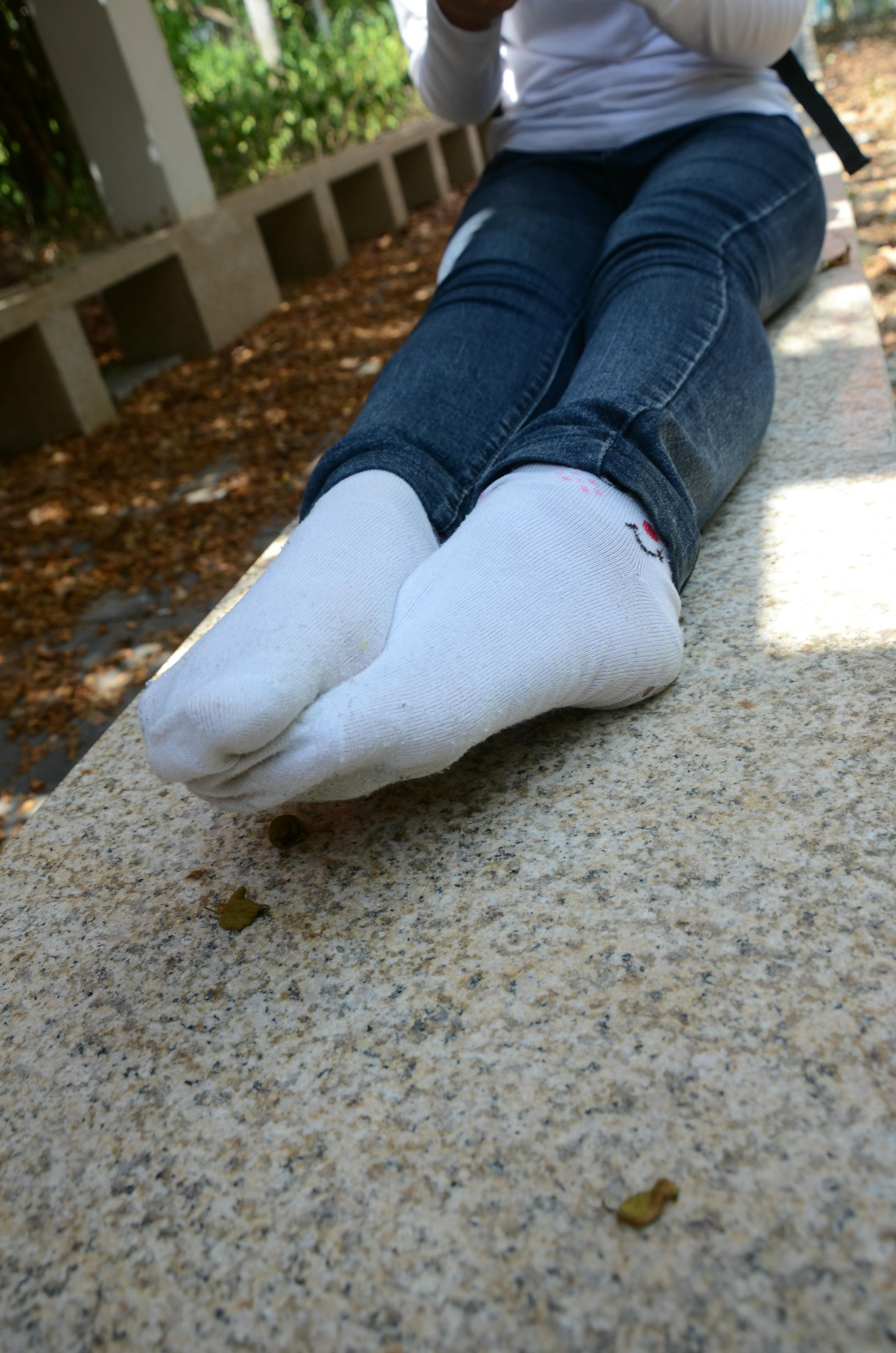 [战前女神] 恋足美腿棉袜女神级摄影套图 133 [41P+240M]_第2集