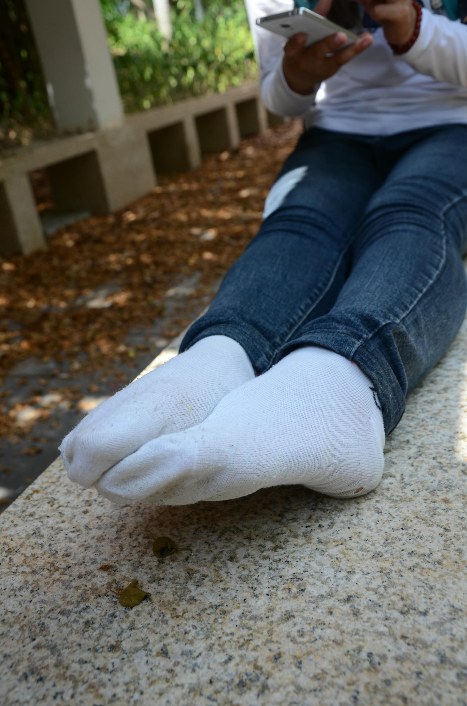 [战前女神] 恋足美腿棉袜女神级摄影套图 133 [41P+240M]_第2集