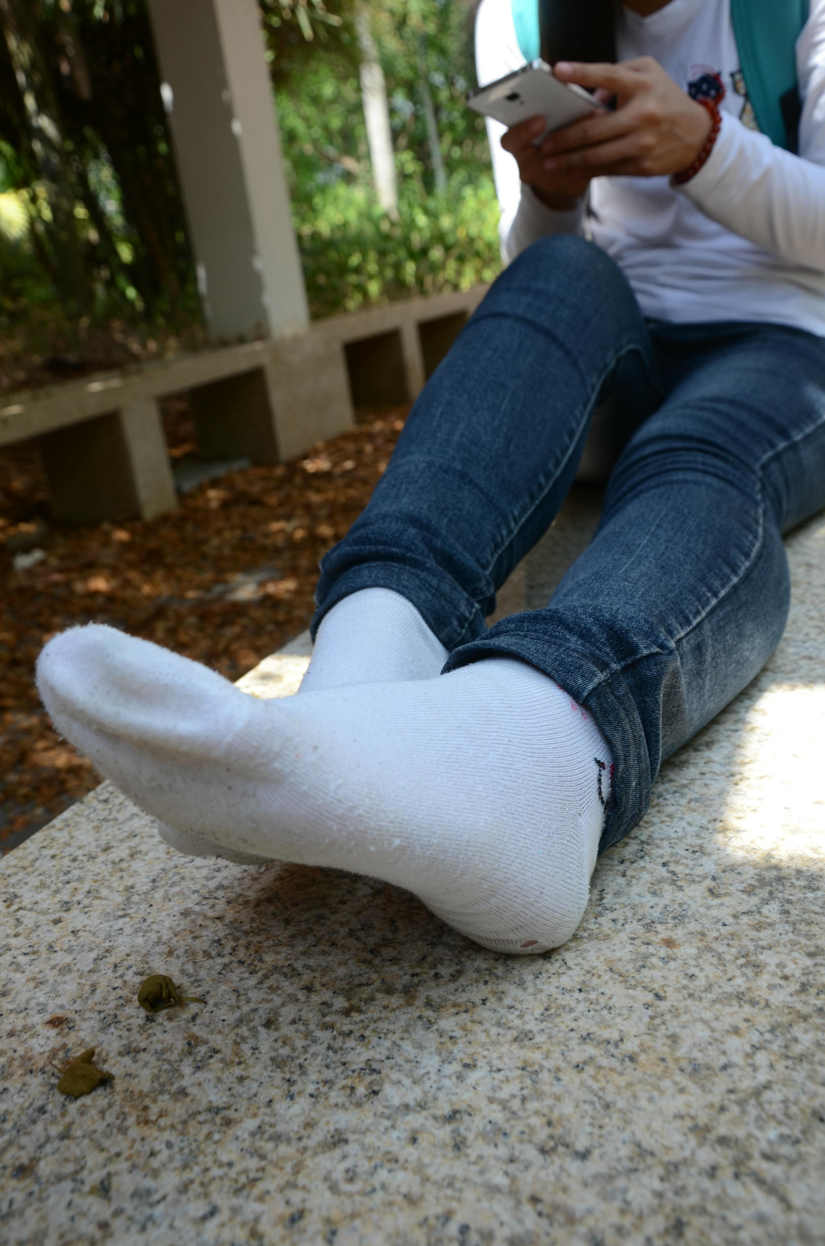 [战前女神] 恋足美腿棉袜女神级摄影套图 133 [41P+240M]_第2集