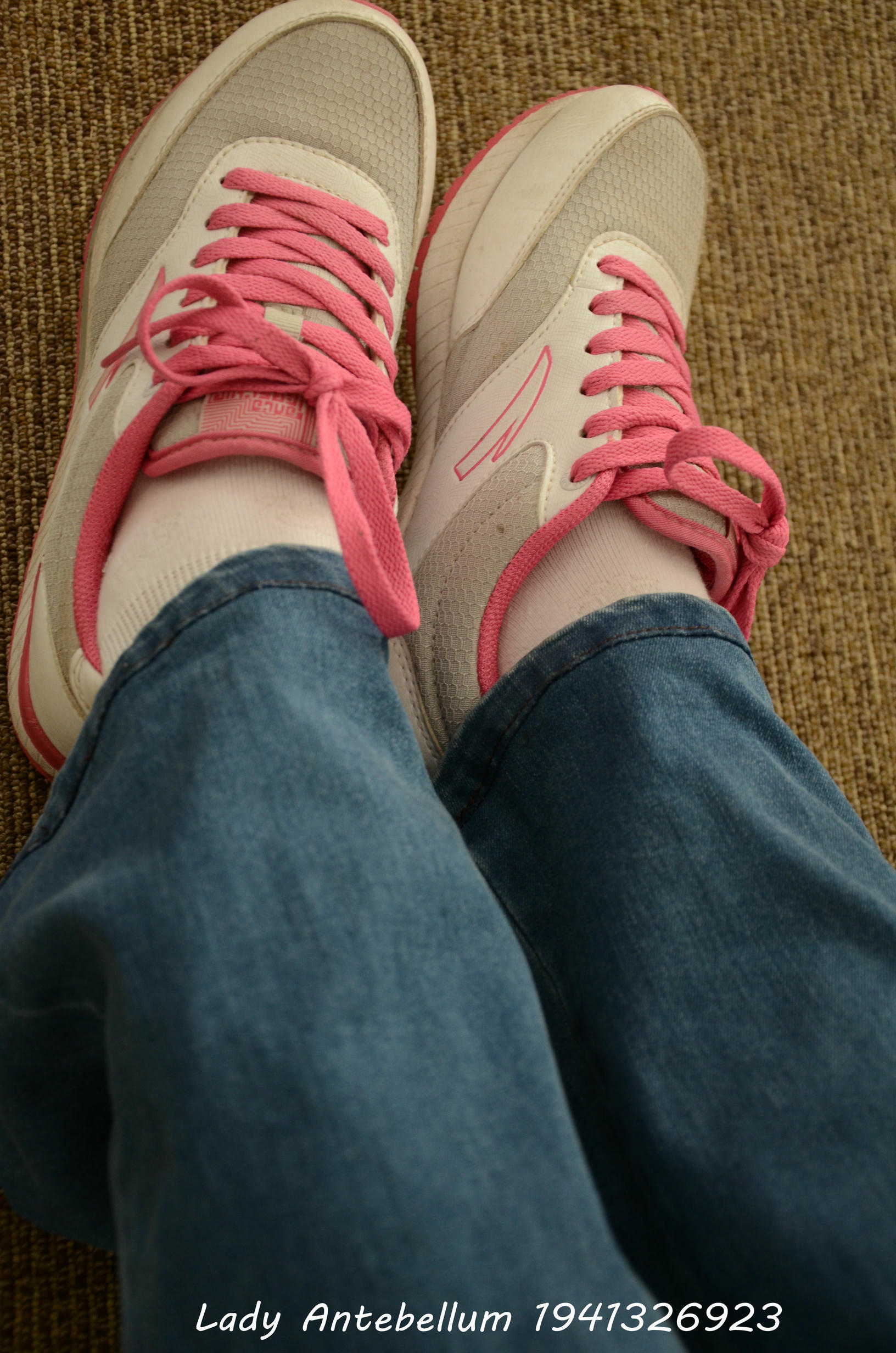 [战前女神] 恋足美腿棉袜女神级摄影套图 134 [221P+352M]_第1集