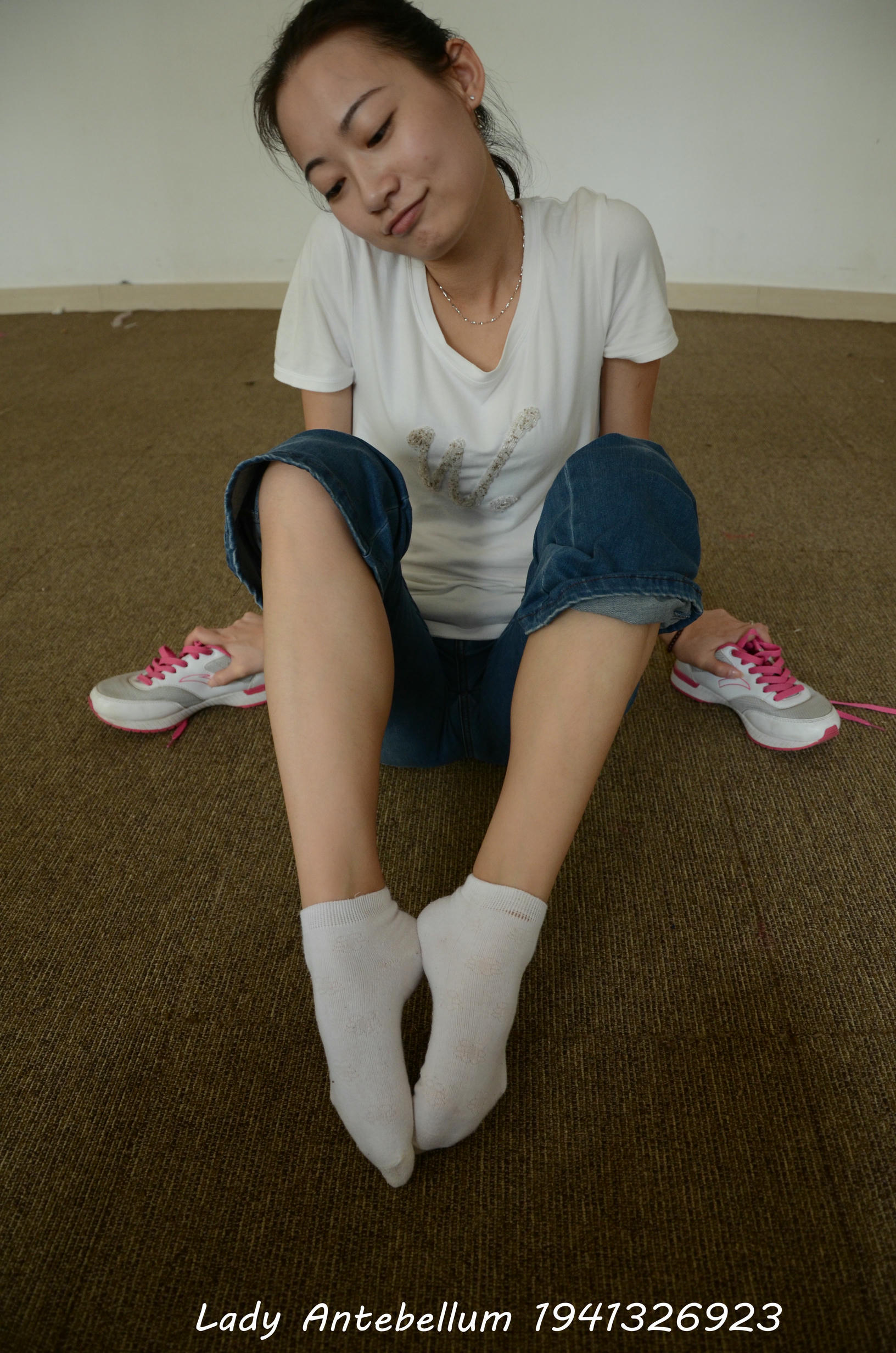 [战前女神] 恋足美腿棉袜女神级摄影套图 134 [221P+352M]_第6集