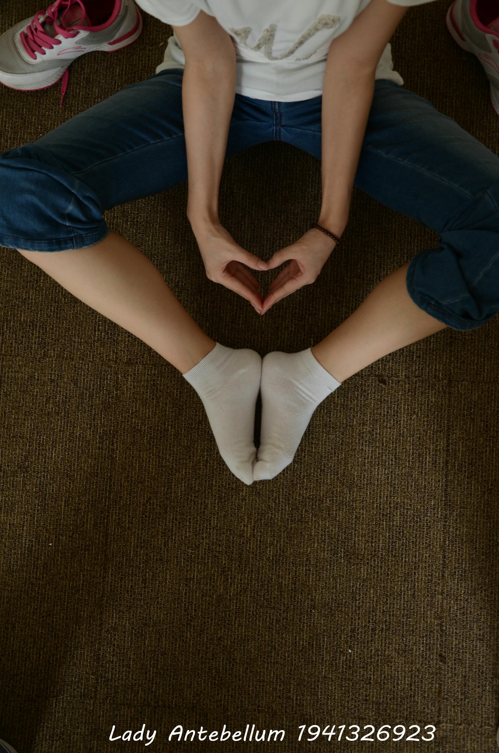 [战前女神] 恋足美腿棉袜女神级摄影套图 134 [221P+352M]_第7集