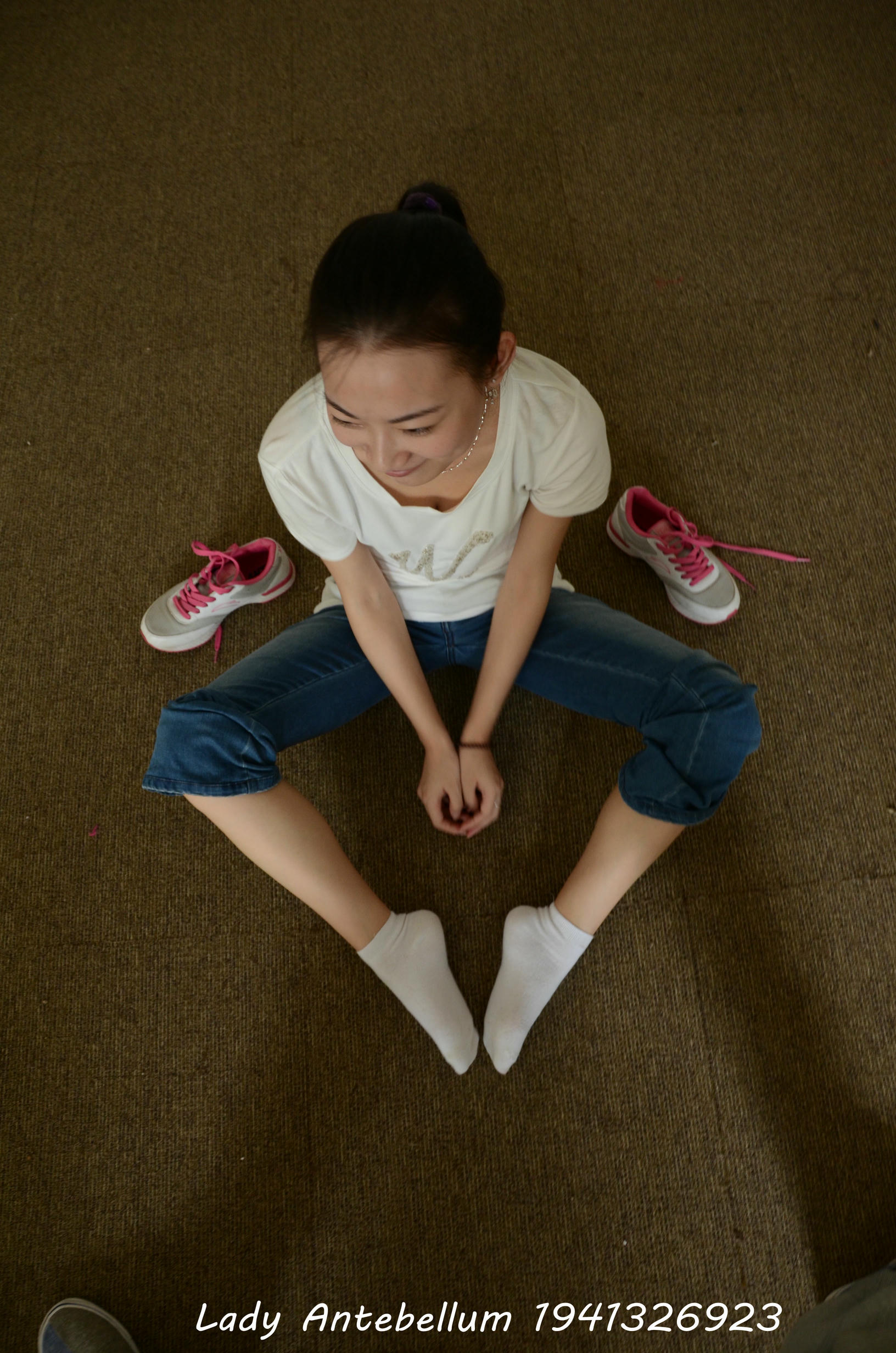 [战前女神] 恋足美腿棉袜女神级摄影套图 134 [221P+352M]_第7集