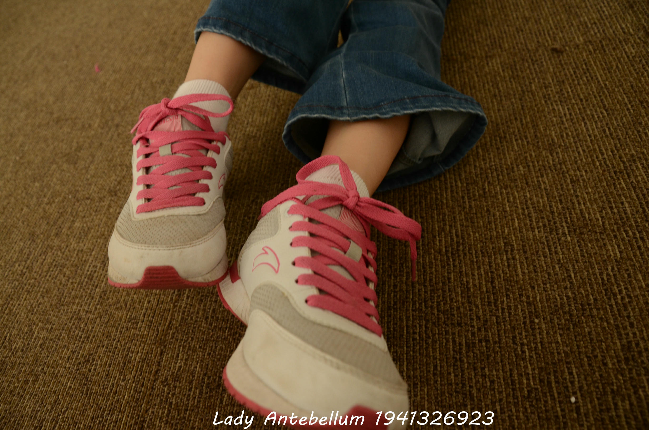 [战前女神] 恋足美腿棉袜女神级摄影套图 134 [221P+352M]_第1集