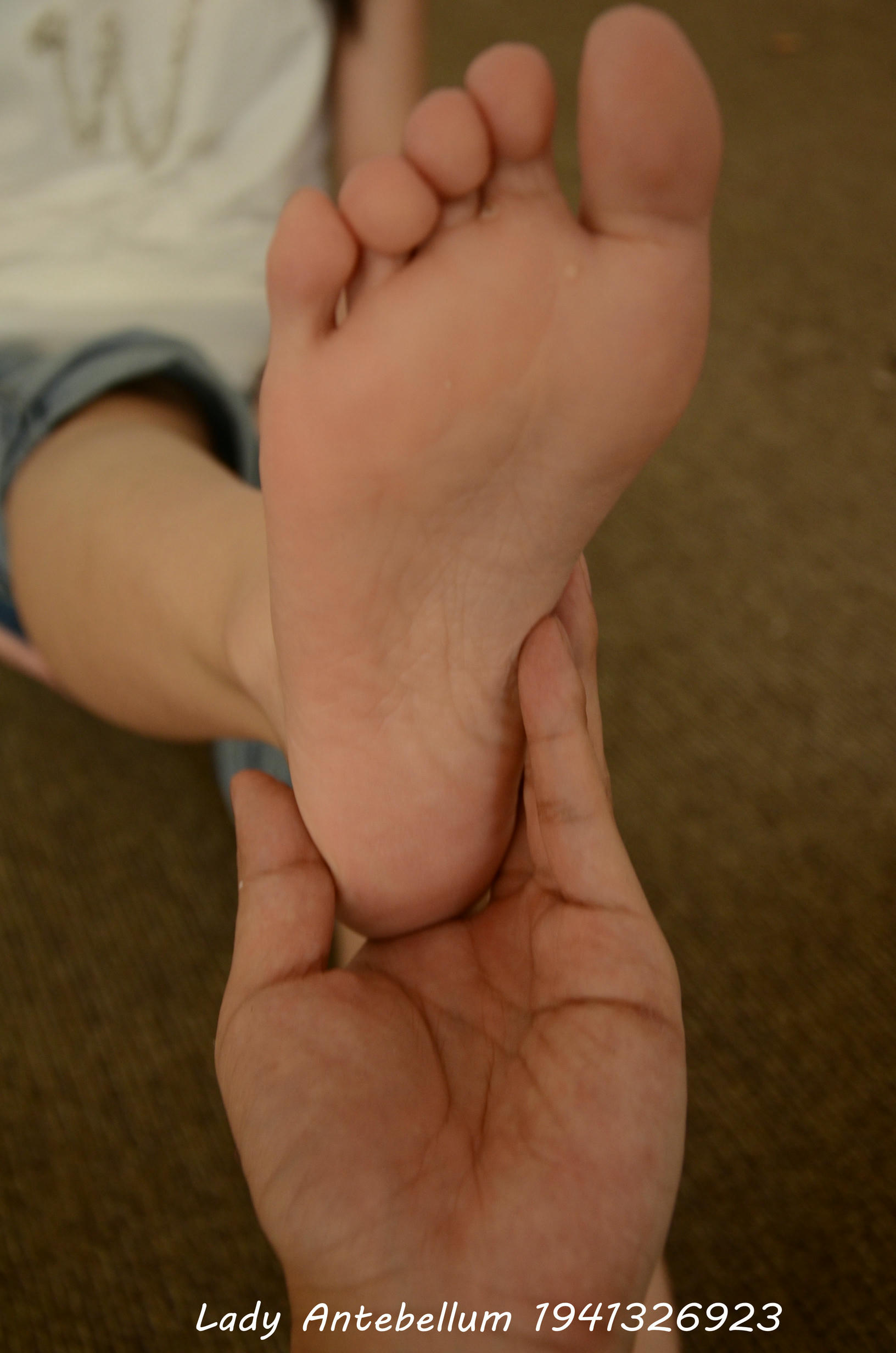 [战前女神] 恋足美腿棉袜女神级摄影套图 134 [221P+352M]_第7集