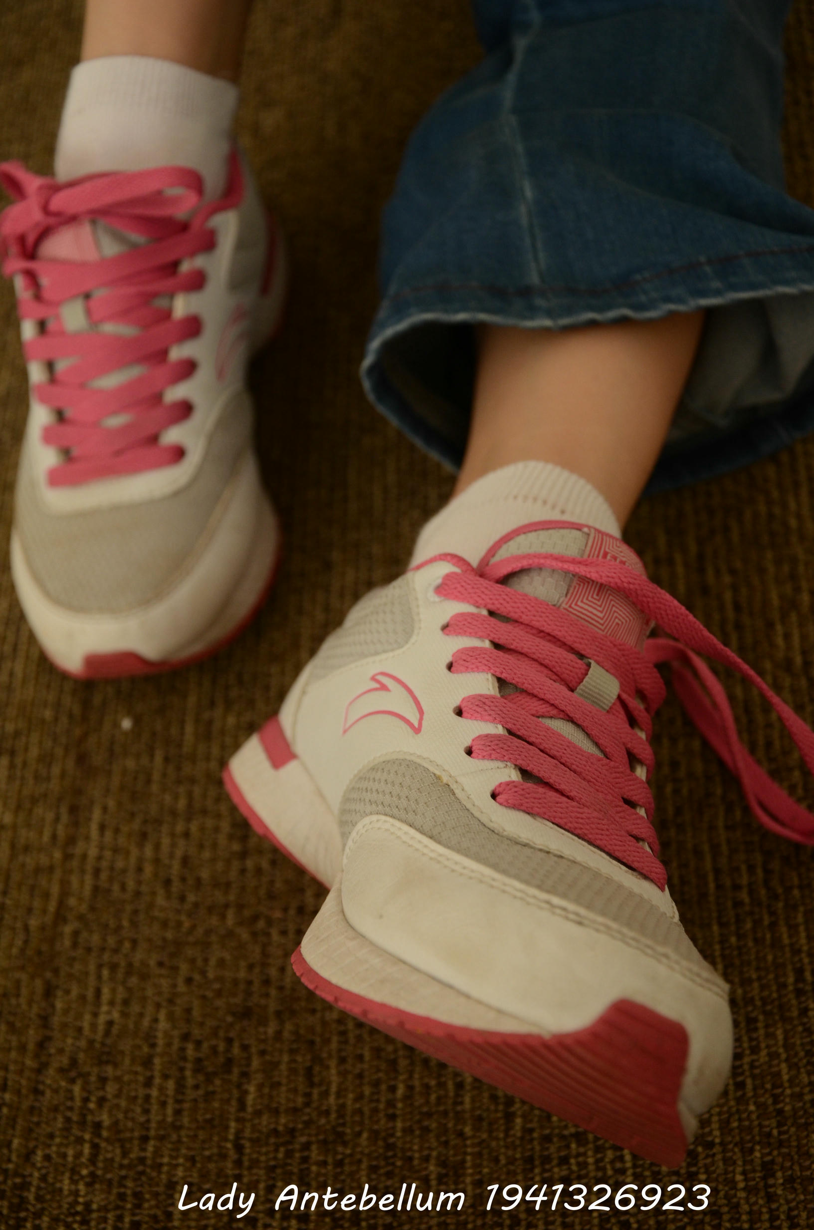 [战前女神] 恋足美腿棉袜女神级摄影套图 134 [221P+352M]_第1集