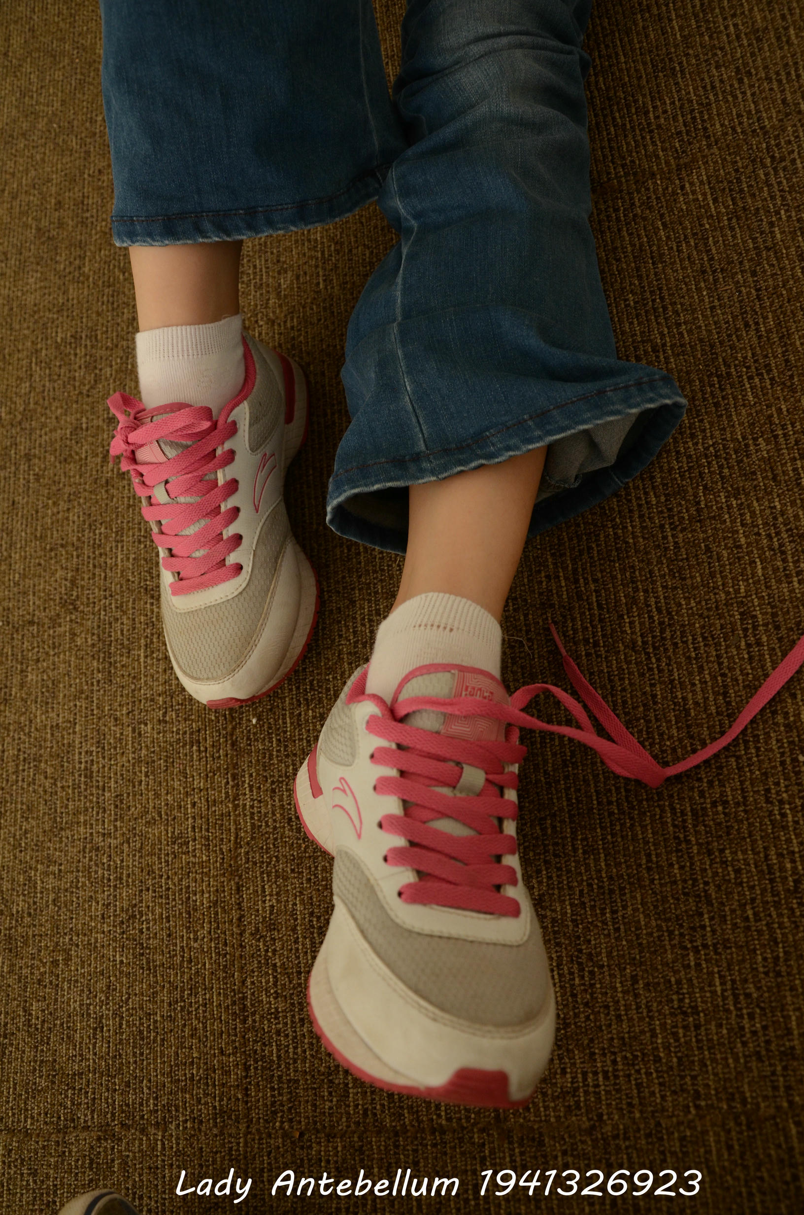 [战前女神] 恋足美腿棉袜女神级摄影套图 134 [221P+352M]_第1集