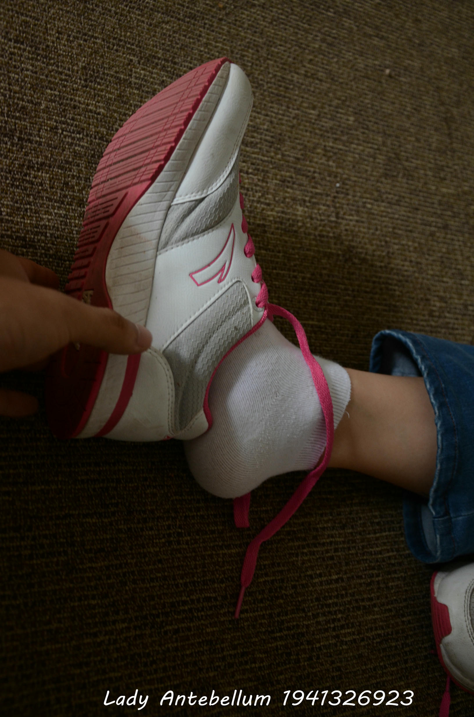 [战前女神] 恋足美腿棉袜女神级摄影套图 134 [221P+352M]_第2集