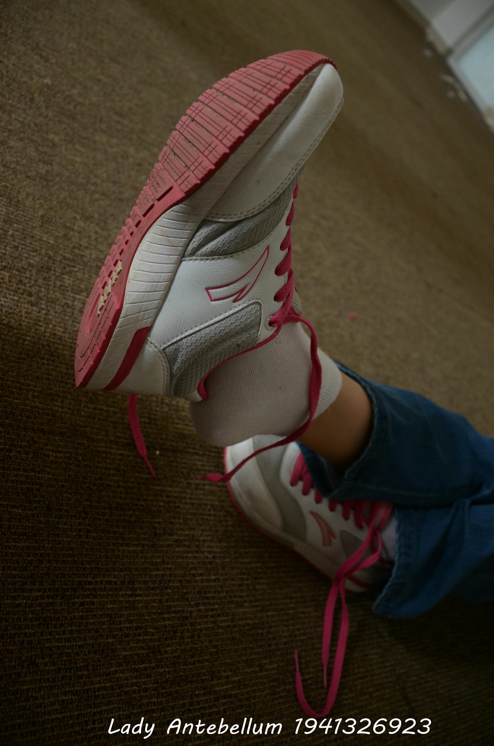 [战前女神] 恋足美腿棉袜女神级摄影套图 134 [221P+352M]_第2集