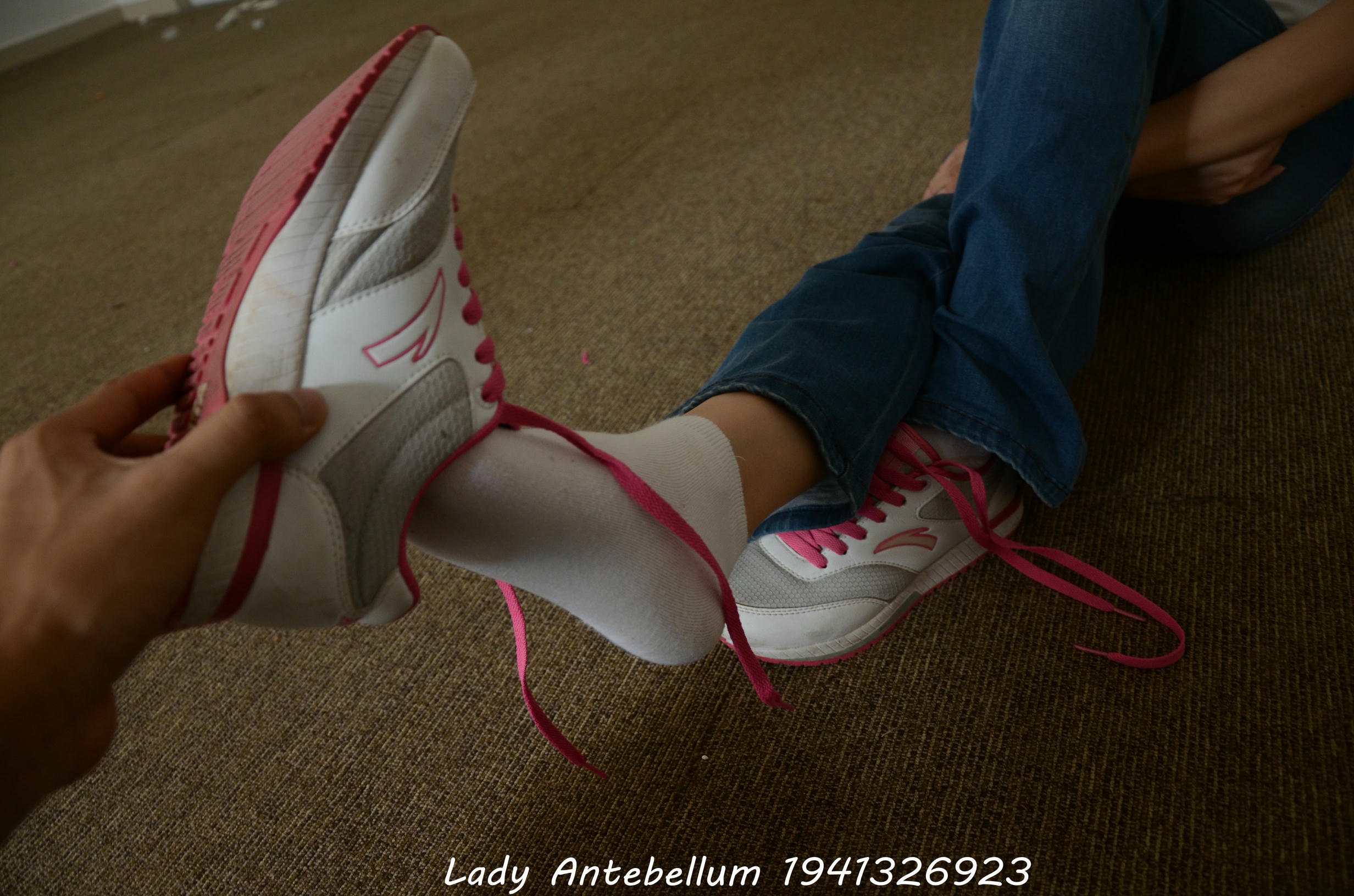 [战前女神] 恋足美腿棉袜女神级摄影套图 134 [221P+352M]_第2集