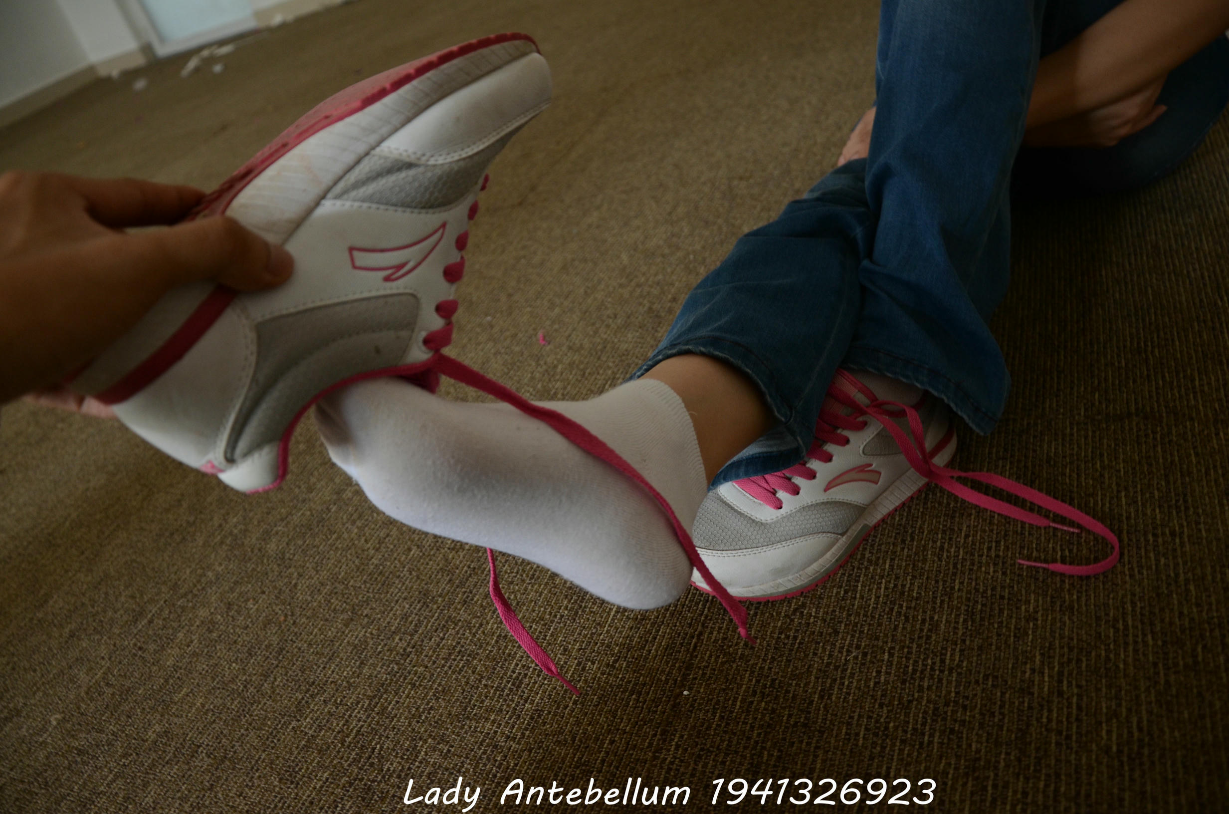 [战前女神] 恋足美腿棉袜女神级摄影套图 134 [221P+352M]_第2集