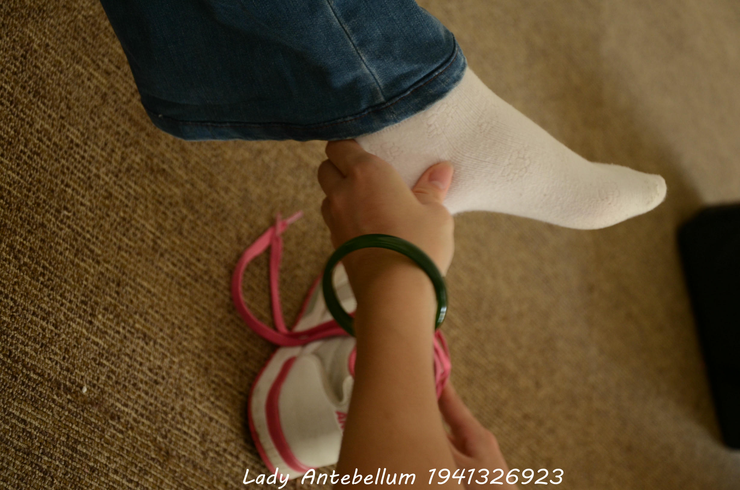 [战前女神] 恋足美腿棉袜女神级摄影套图 134 [221P+352M]_第3集