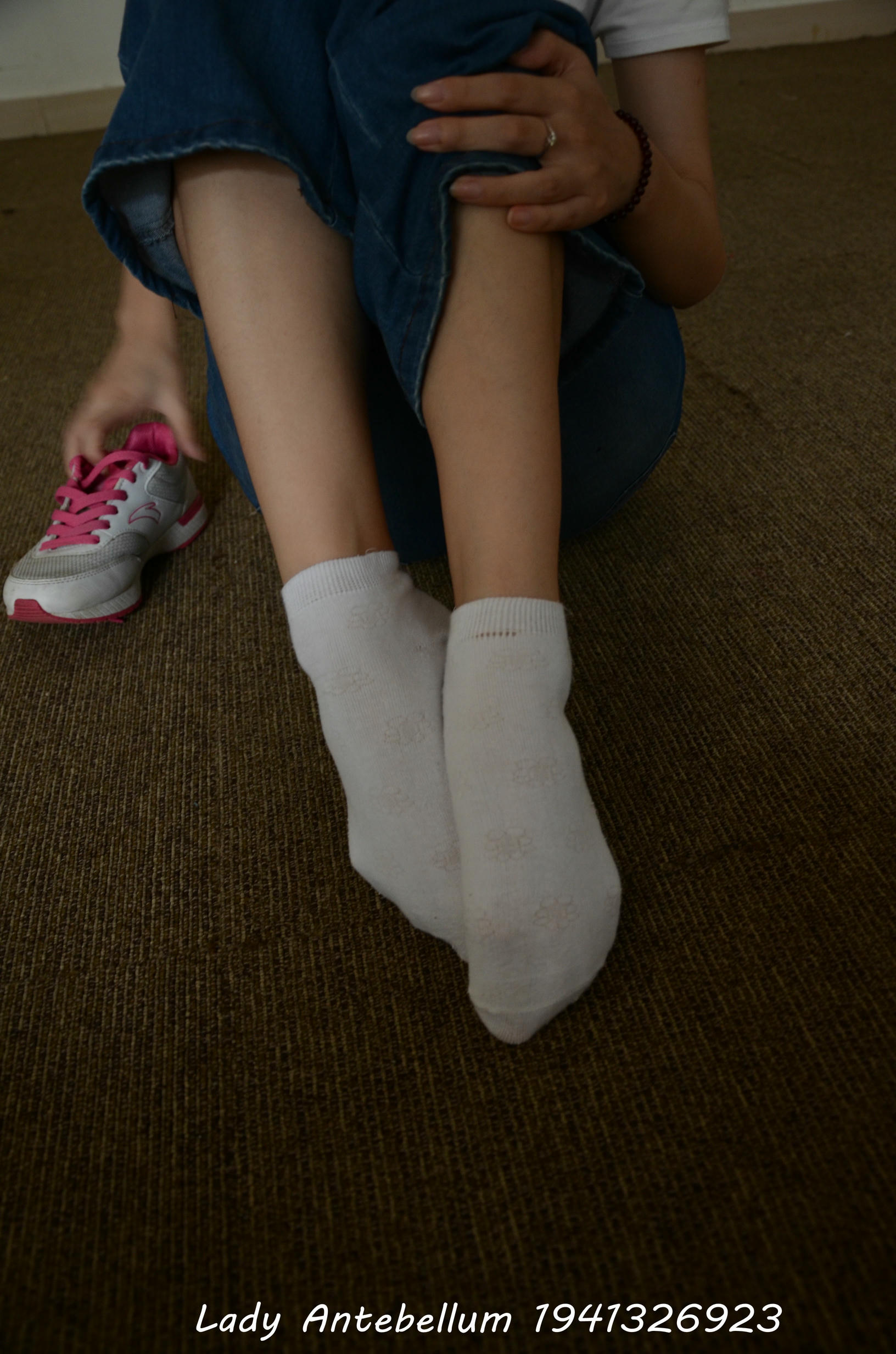 [战前女神] 恋足美腿棉袜女神级摄影套图 134 [221P+352M]_第4集