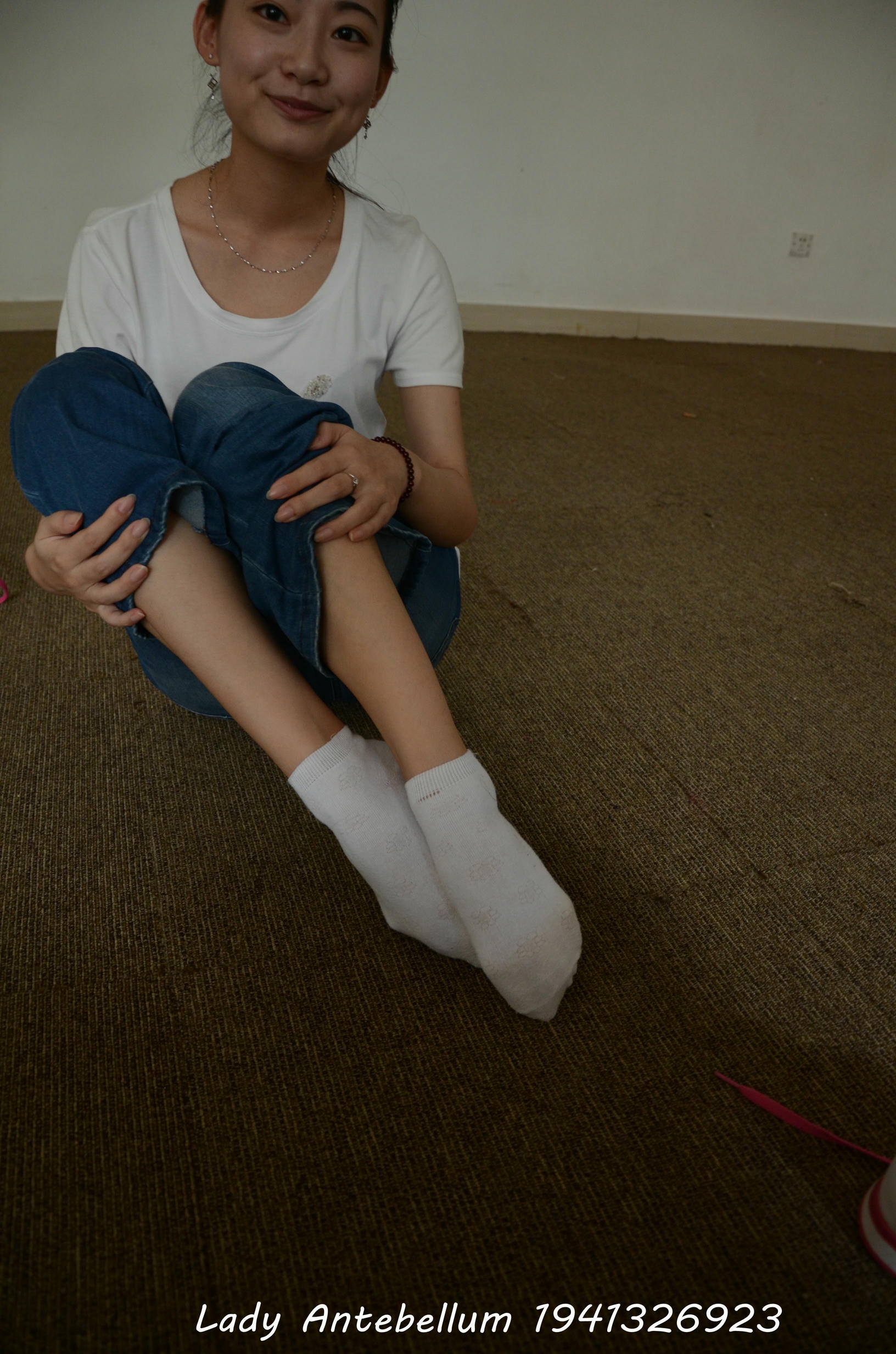 [战前女神] 恋足美腿棉袜女神级摄影套图 134 [221P+352M]_第4集