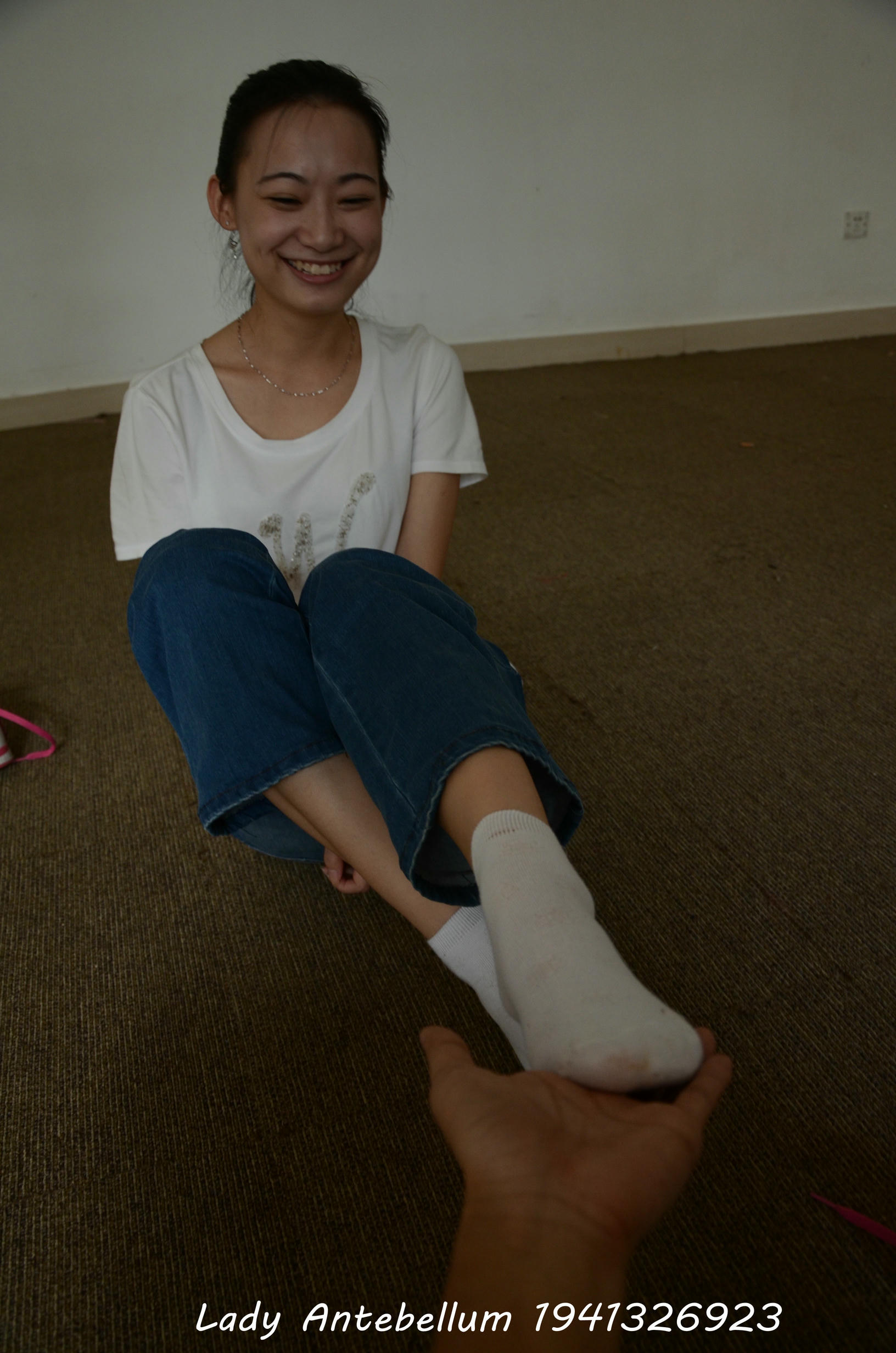 [战前女神] 恋足美腿棉袜女神级摄影套图 134 [221P+352M]_第4集