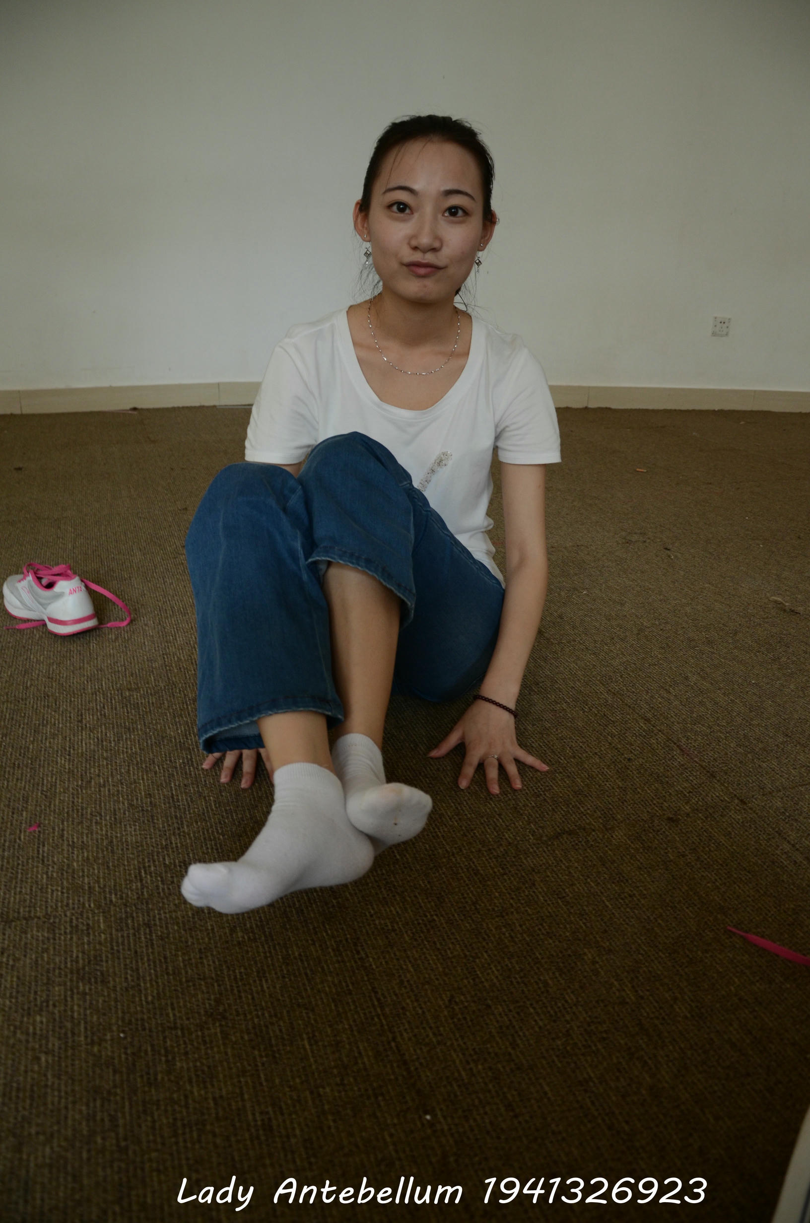 [战前女神] 恋足美腿棉袜女神级摄影套图 134 [221P+352M]_第5集