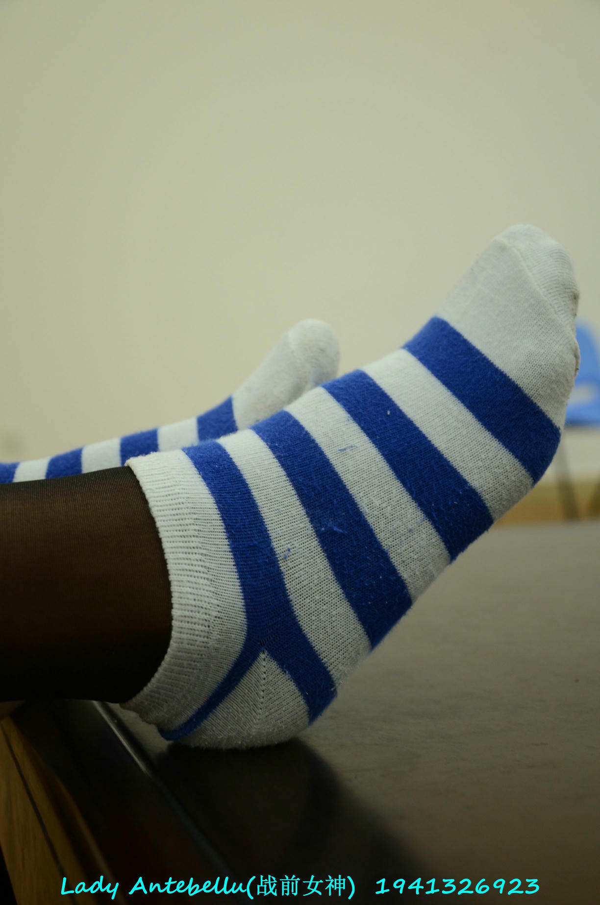 [战前女神] 恋足美腿棉袜女神级摄影套图 136 [289P+224M]_第7集