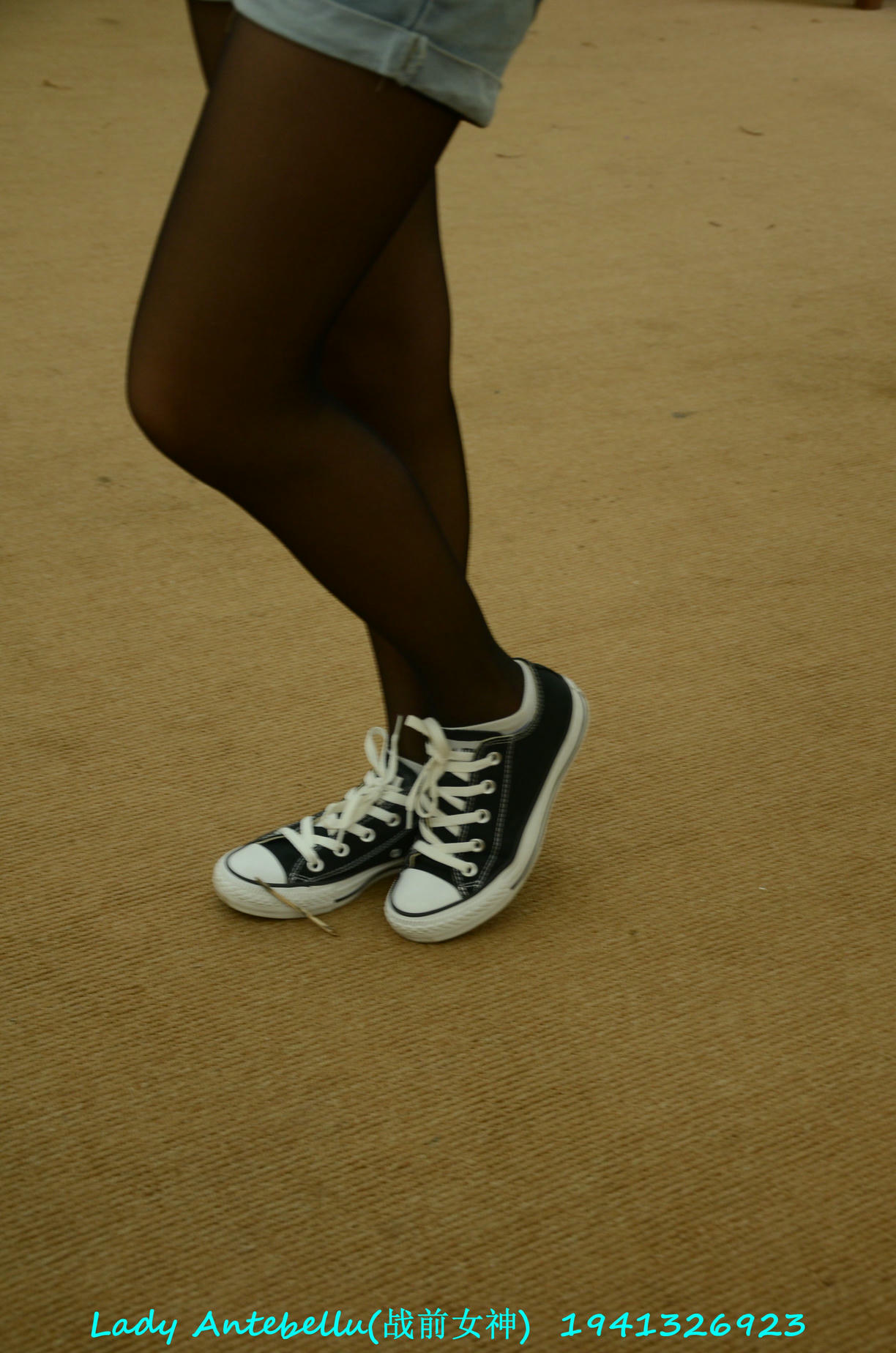 [战前女神] 恋足美腿棉袜女神级摄影套图 136 [289P+224M]_第1集