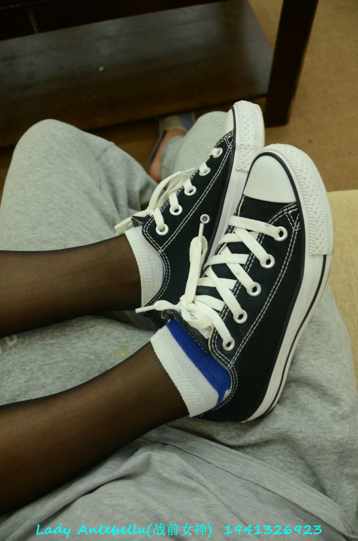 [战前女神] 恋足美腿棉袜女神级摄影套图 136 [289P+224M]_第2集