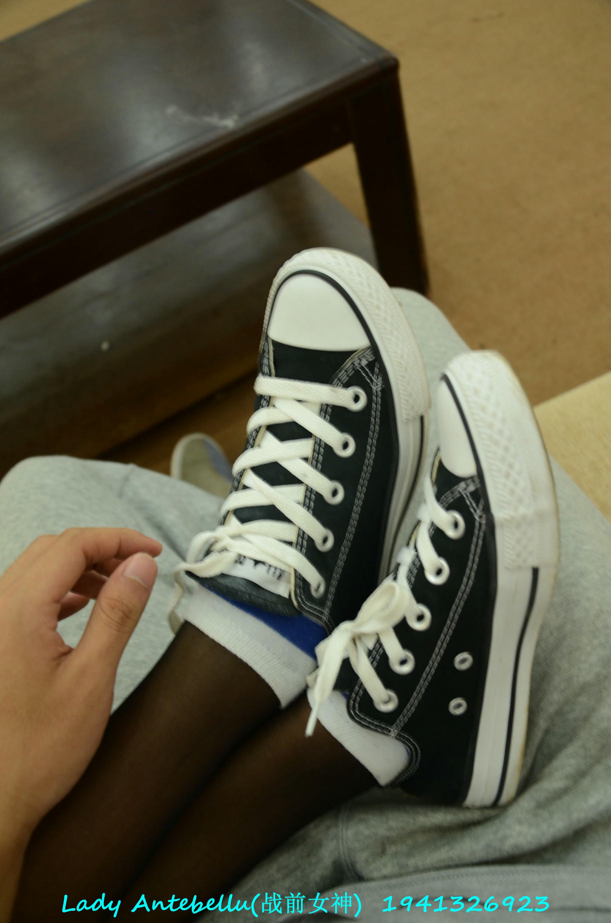 [战前女神] 恋足美腿棉袜女神级摄影套图 136 [289P+224M]_第2集