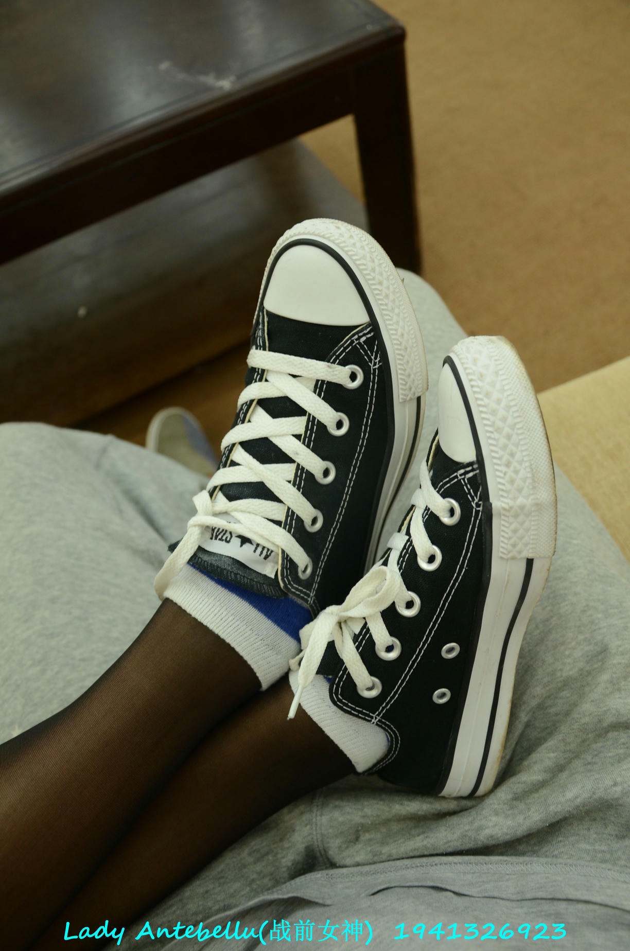 [战前女神] 恋足美腿棉袜女神级摄影套图 136 [289P+224M]_第2集