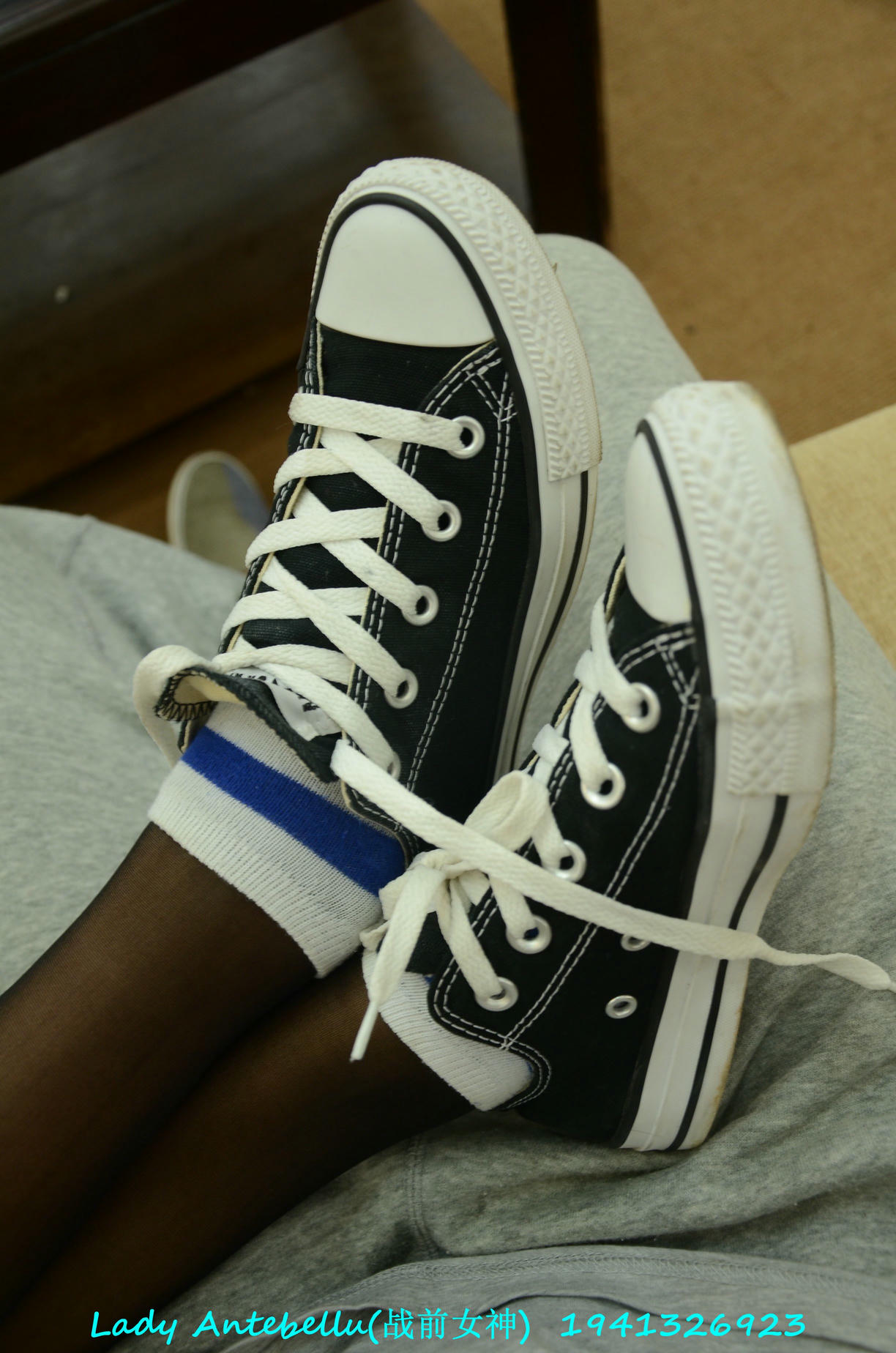 [战前女神] 恋足美腿棉袜女神级摄影套图 136 [289P+224M]_第3集