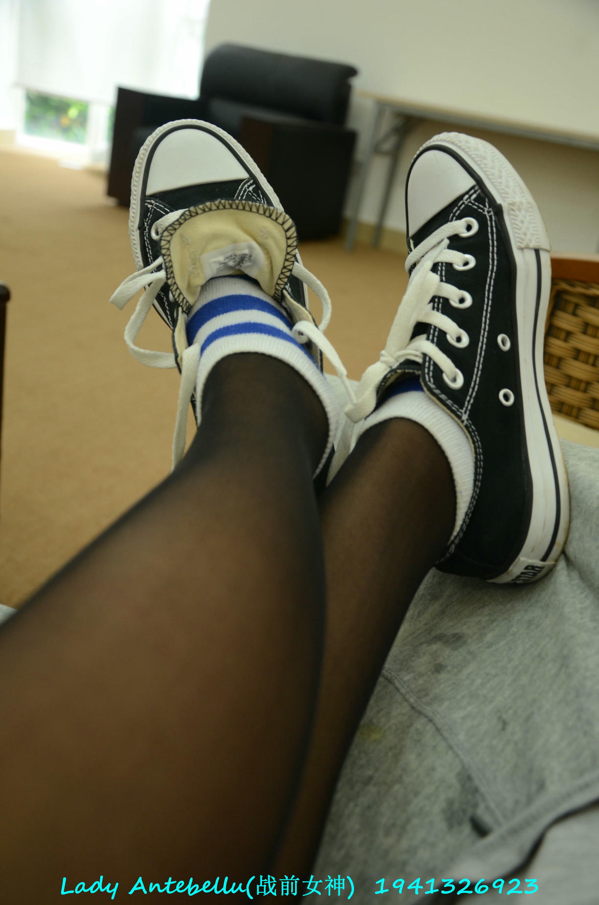 [战前女神] 恋足美腿棉袜女神级摄影套图 136 [289P+224M]_第3集