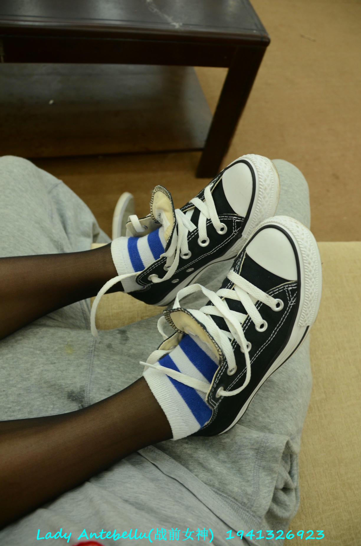 [战前女神] 恋足美腿棉袜女神级摄影套图 136 [289P+224M]_第3集