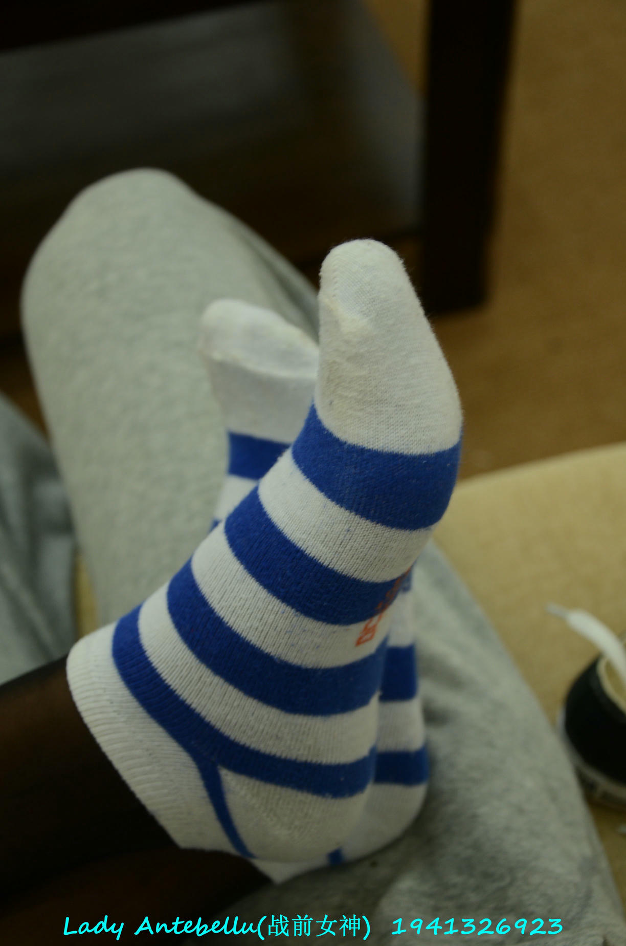 [战前女神] 恋足美腿棉袜女神级摄影套图 136 [289P+224M]_第4集