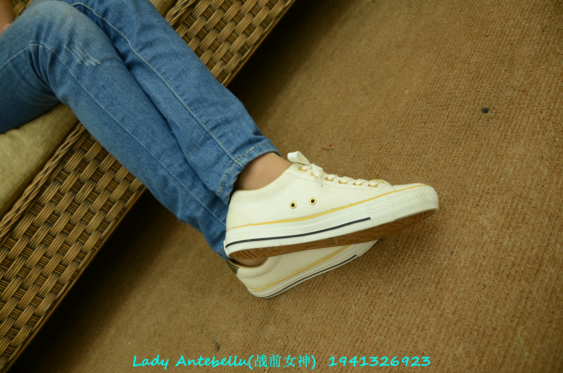 [战前女神] 恋足美腿棉袜女神级摄影套图 137 [130P+149M]_第1集