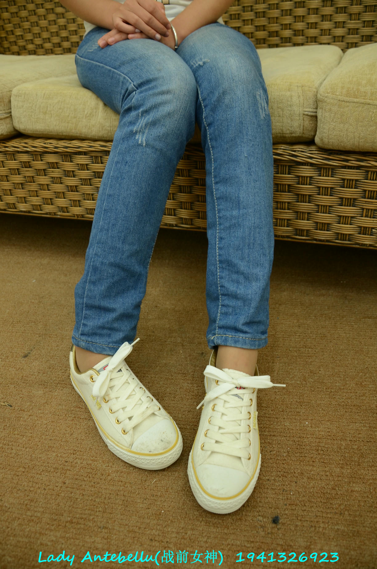 [战前女神] 恋足美腿棉袜女神级摄影套图 137 [130P+149M]_第1集