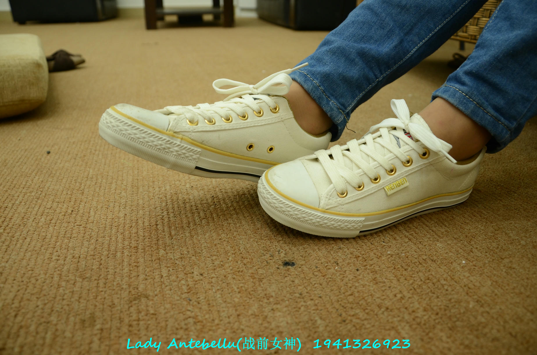 [战前女神] 恋足美腿棉袜女神级摄影套图 137 [130P+149M]_第1集