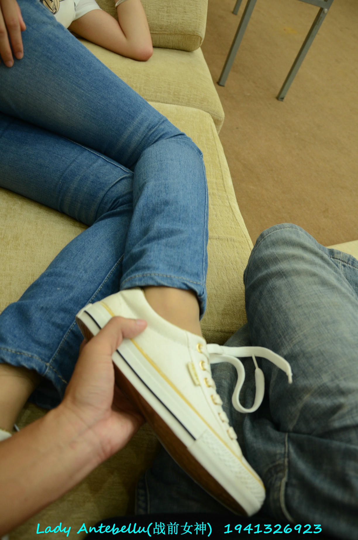 [战前女神] 恋足美腿棉袜女神级摄影套图 137 [130P+149M]_第2集