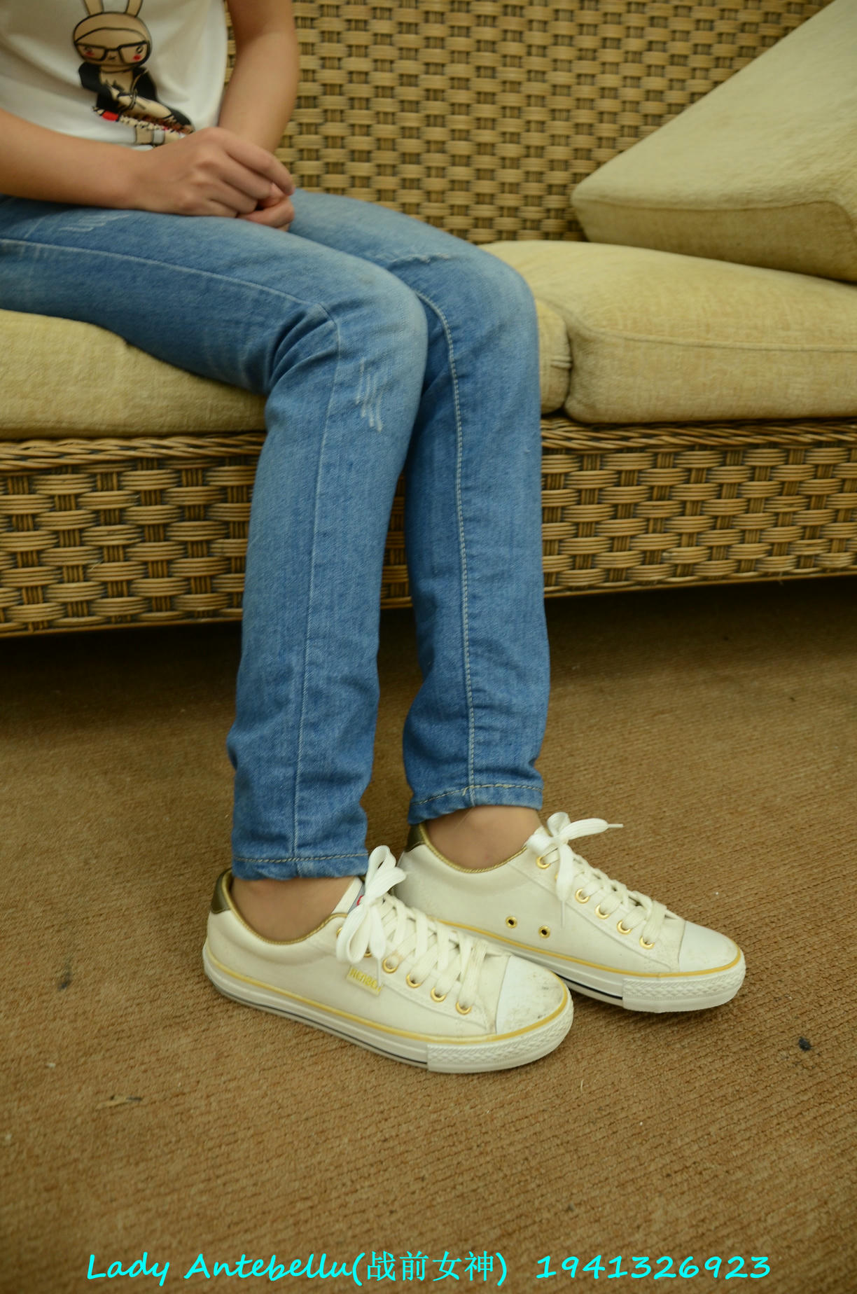 [战前女神] 恋足美腿棉袜女神级摄影套图 137 [130P+149M]_第1集