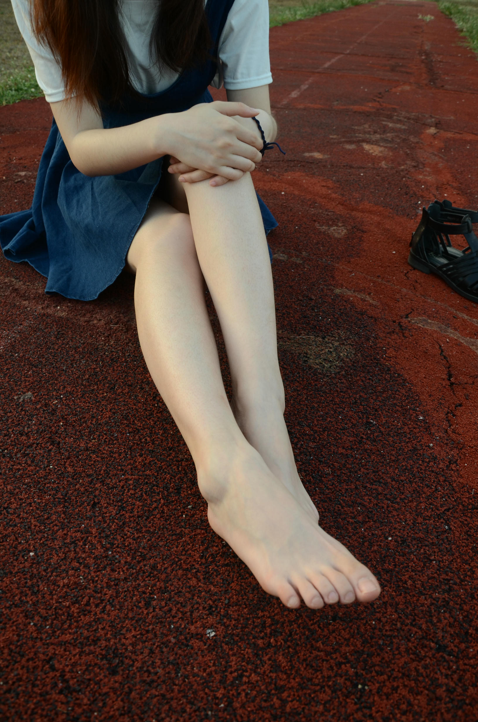 [战前女神] 恋足美腿棉袜女神级摄影套图 138 [115P+274M]_第2集