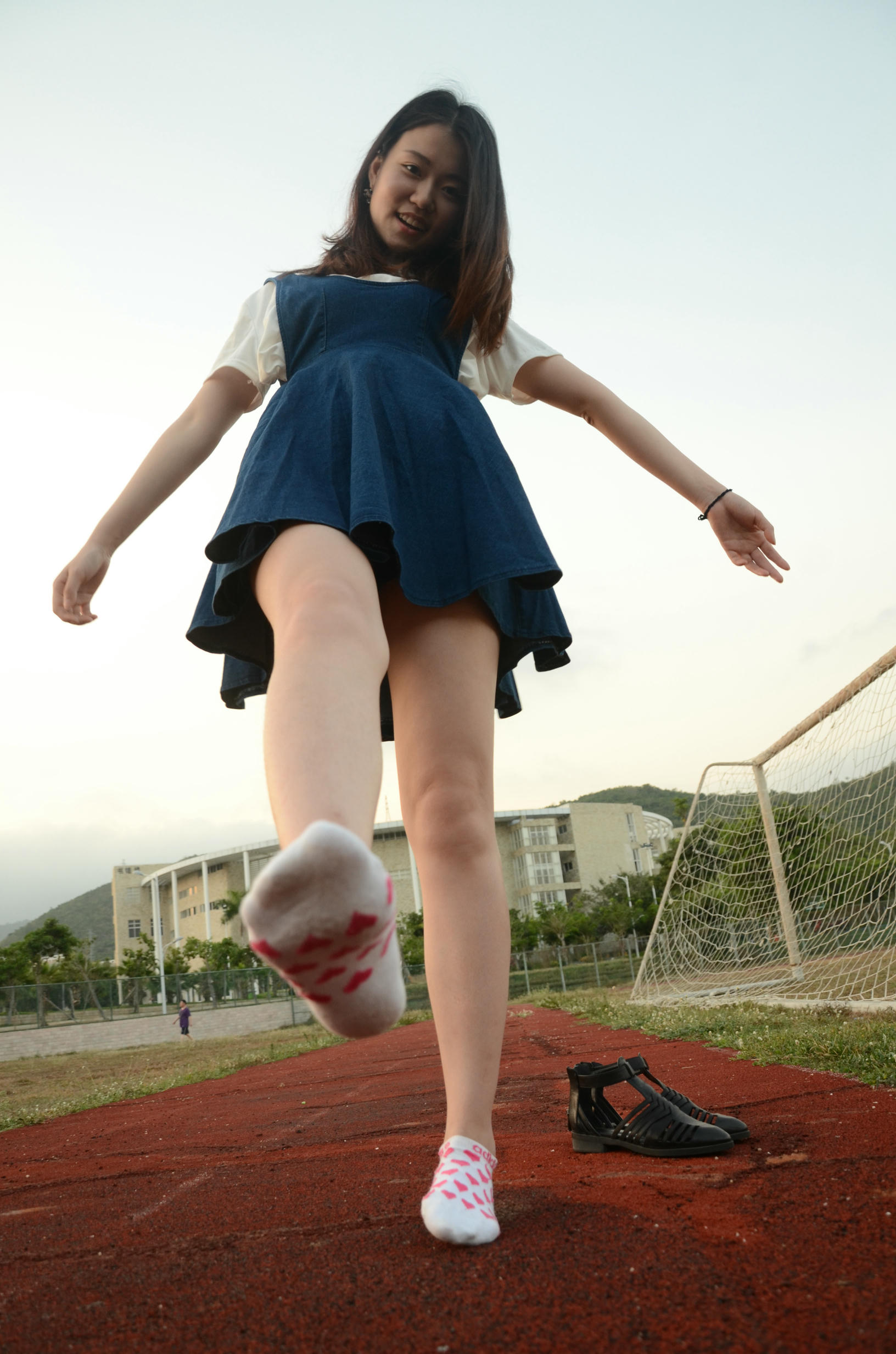 [战前女神] 恋足美腿棉袜女神级摄影套图 138 [115P+274M]_第4集