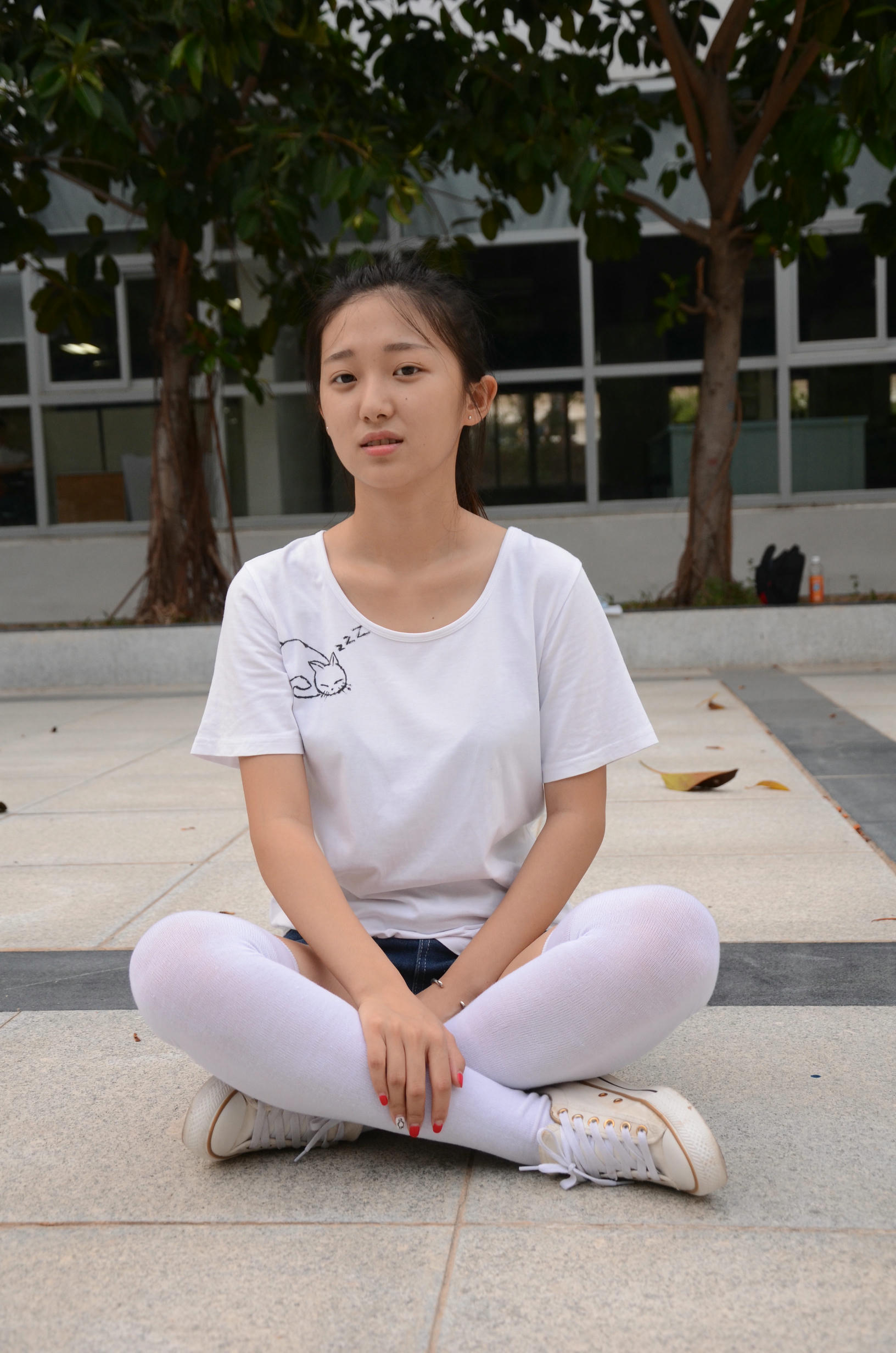 [战前女神] 恋足美腿棉袜女神级摄影套图 139 [122P+187M]_第1集