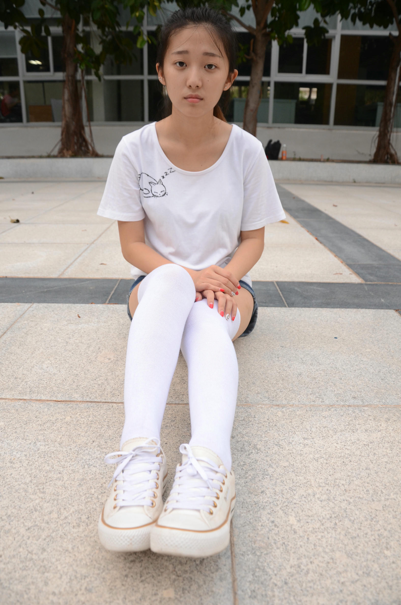 [战前女神] 恋足美腿棉袜女神级摄影套图 139 [122P+187M]_第1集