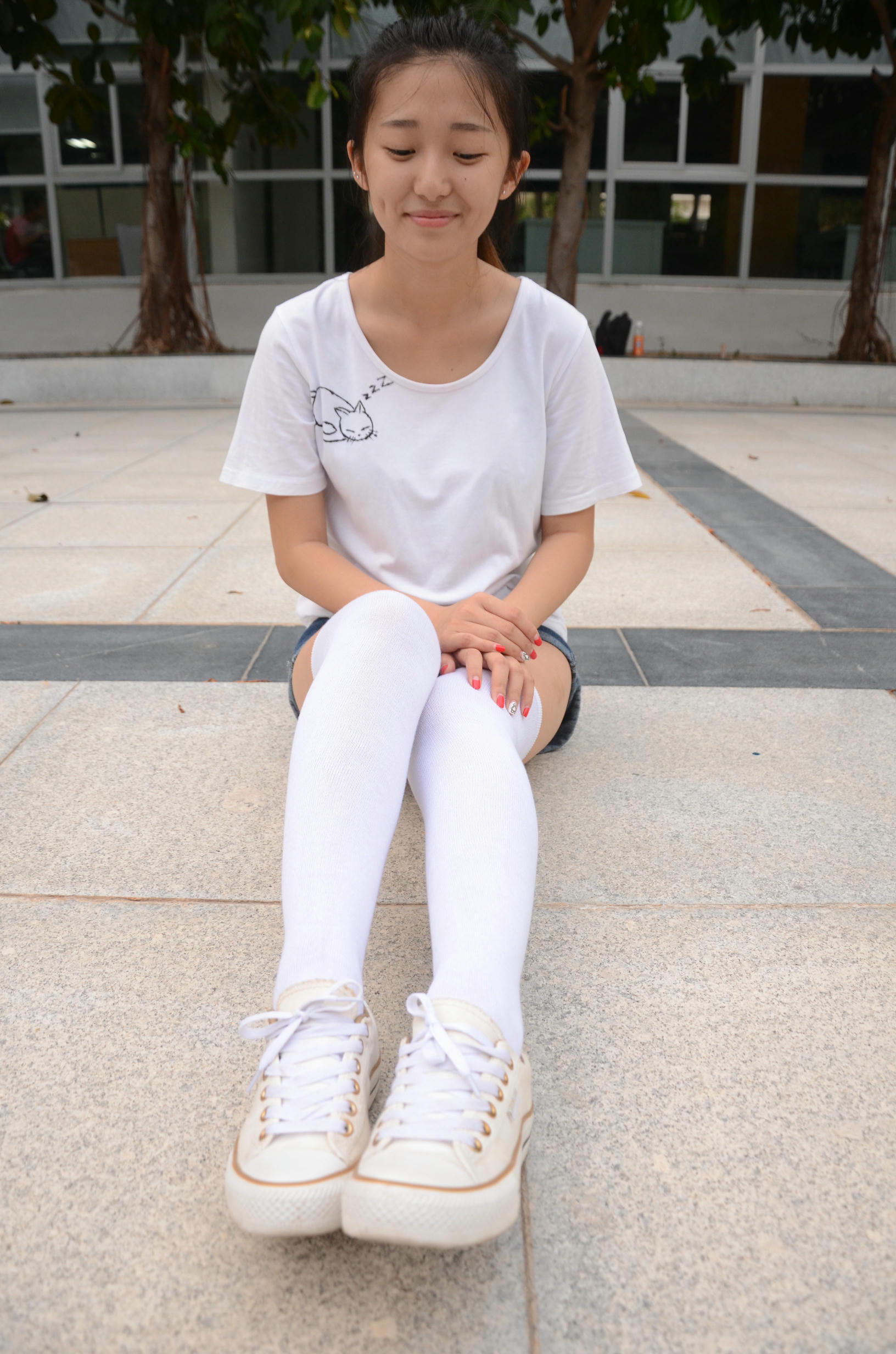 [战前女神] 恋足美腿棉袜女神级摄影套图 139 [122P+187M]_第1集