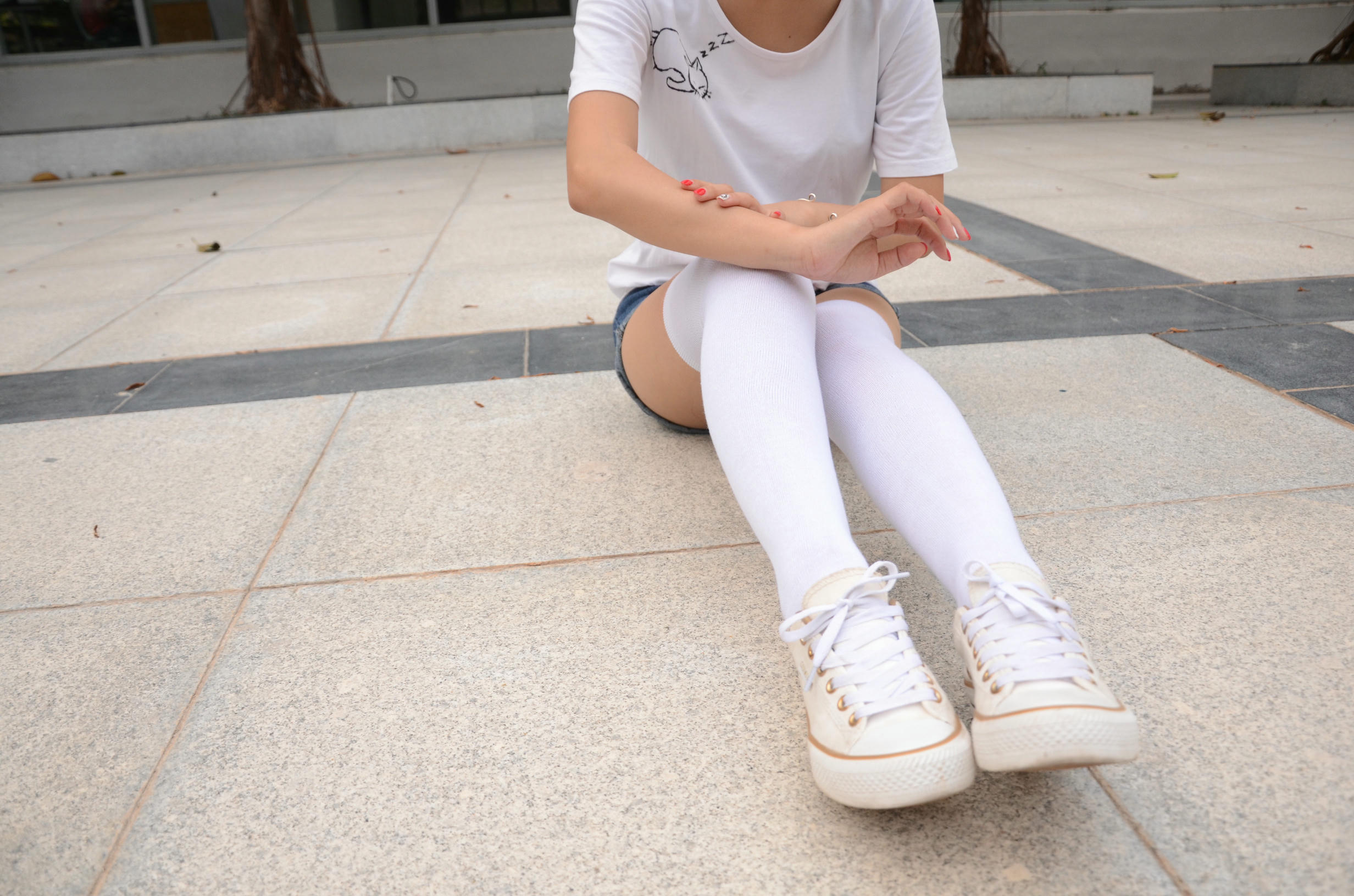 [战前女神] 恋足美腿棉袜女神级摄影套图 139 [122P+187M]_第1集