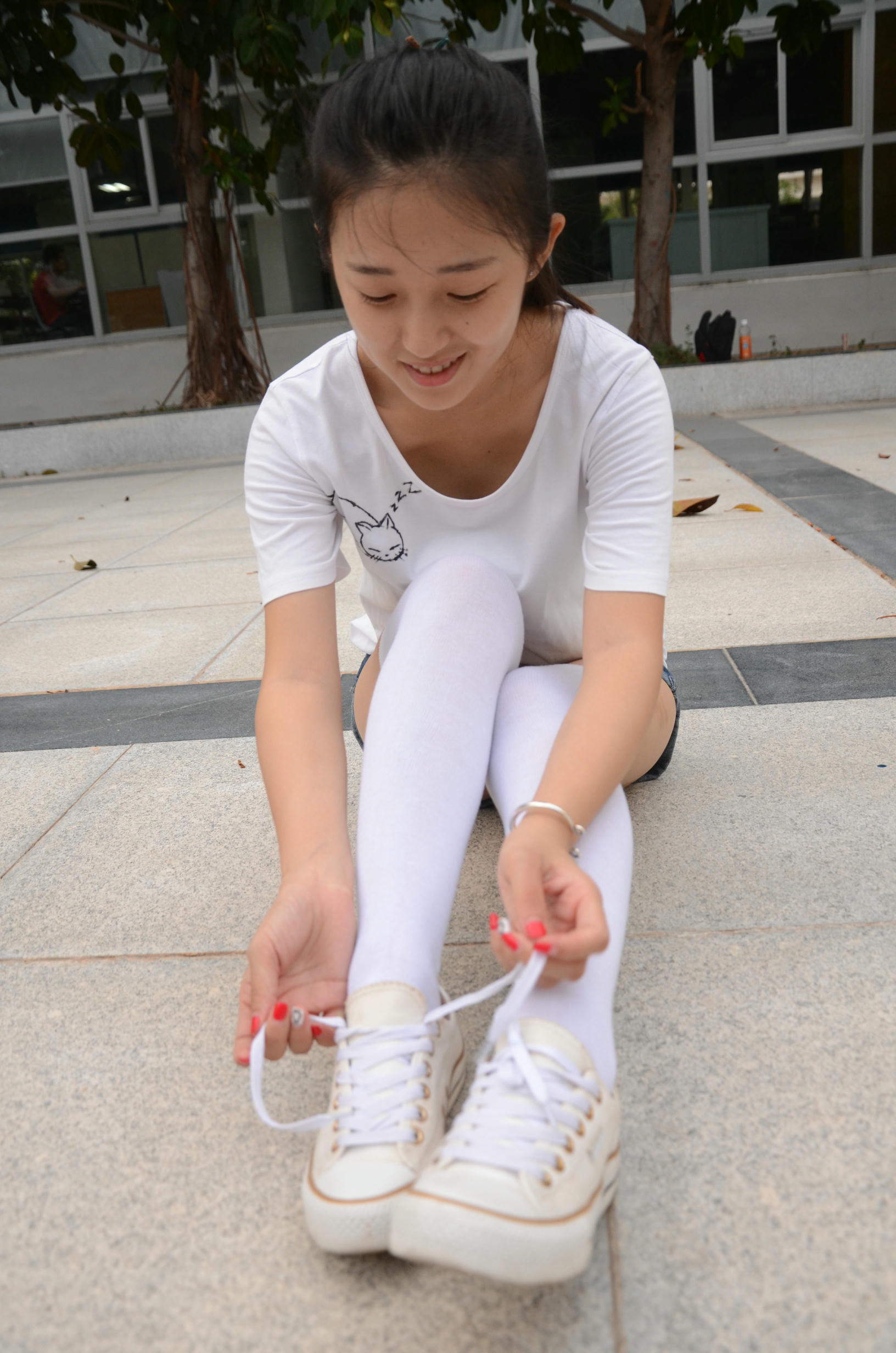 [战前女神] 恋足美腿棉袜女神级摄影套图 139 [122P+187M]_第1集