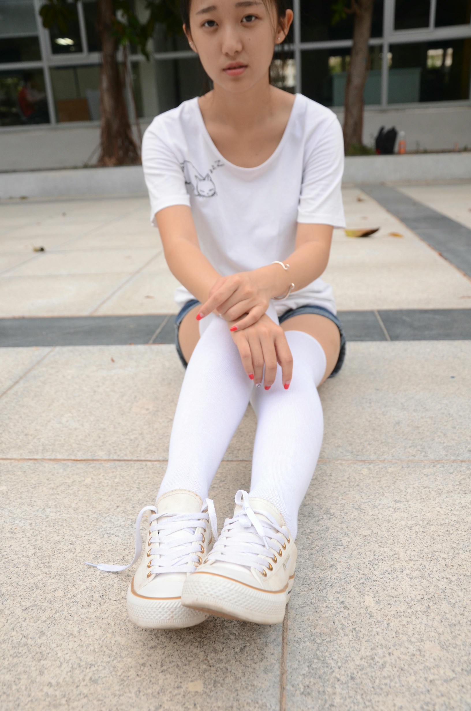 [战前女神] 恋足美腿棉袜女神级摄影套图 139 [122P+187M]_第2集